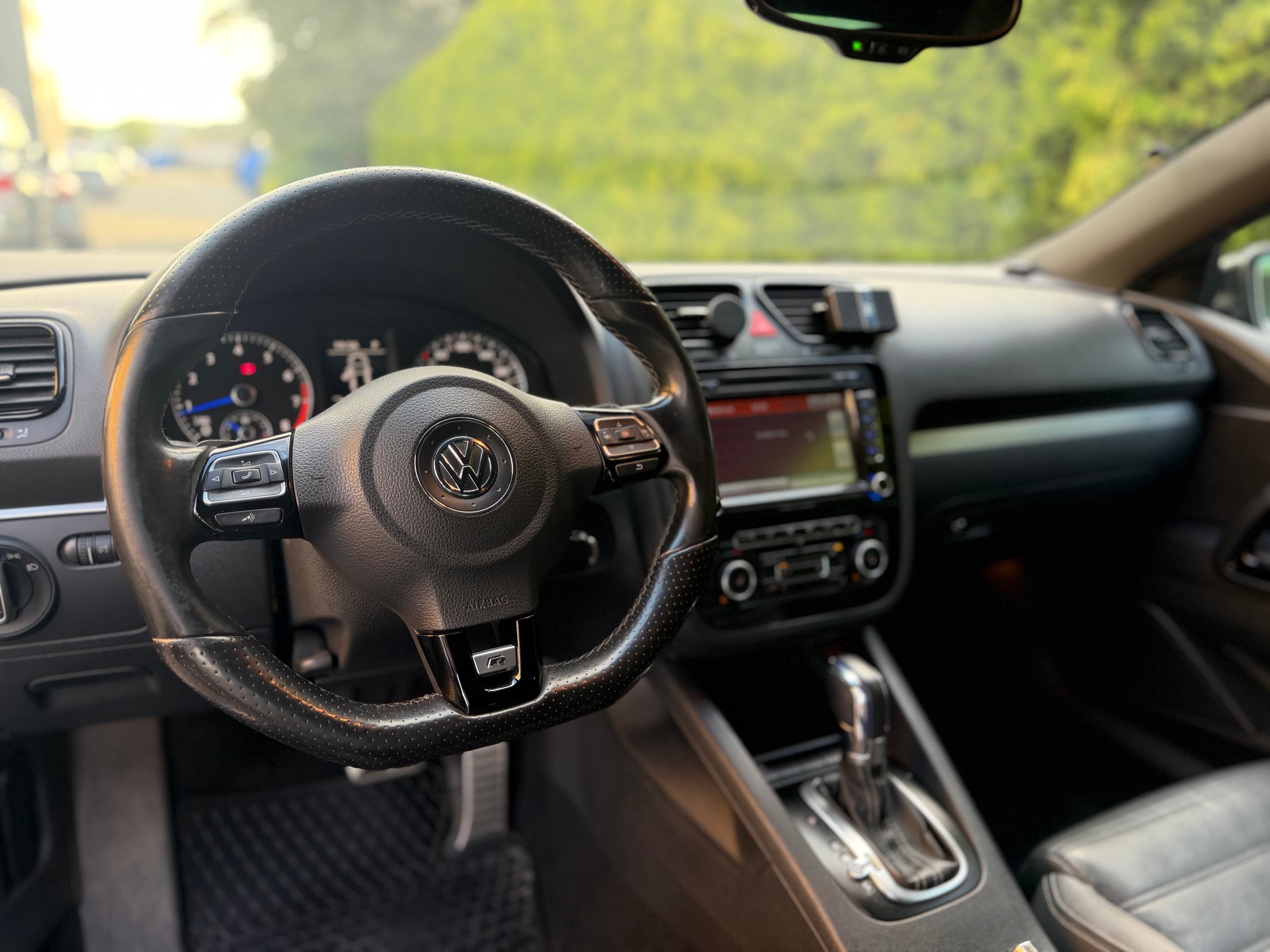 VW Scirocco 2.0 TSI R DSG-image-9