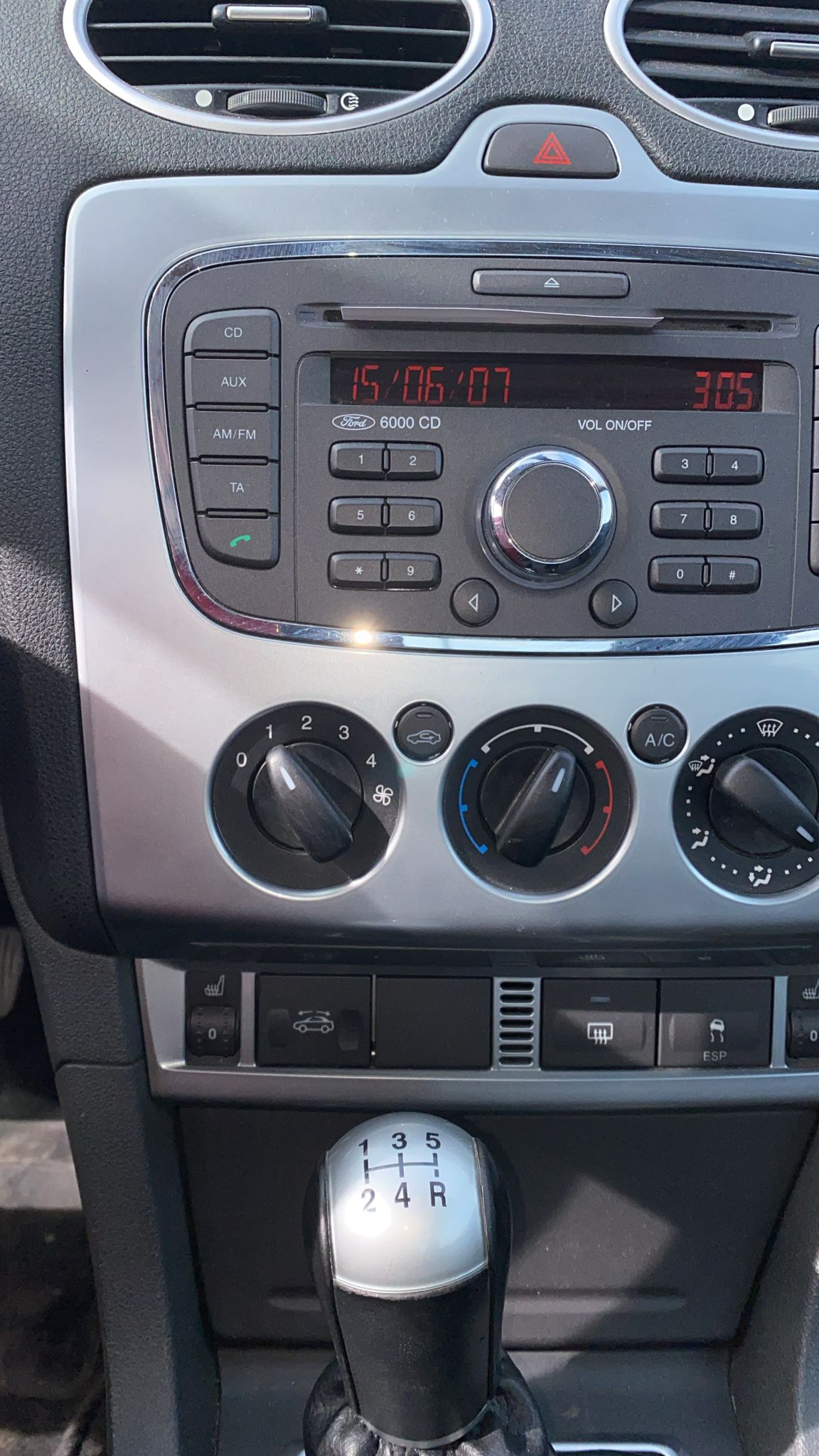 FORD Focus CC 1.6i Ambiente-image-8