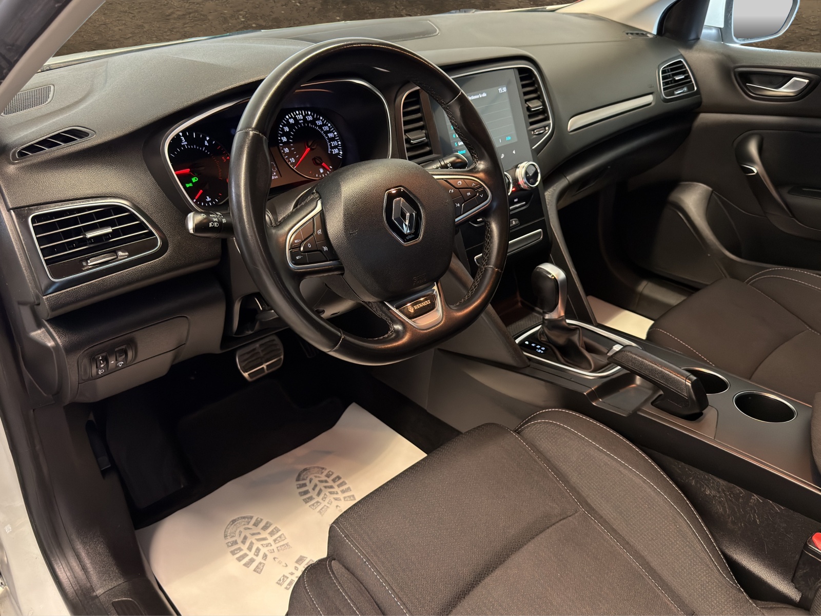 RENAULT Mégane Grandtour 1.5 dCi Business EDC-image-9