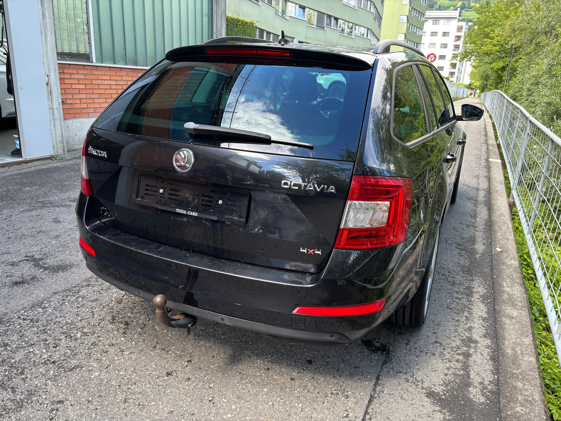 SKODA Octavia Combi 2.0 TDI Ambition 4x4-image-2