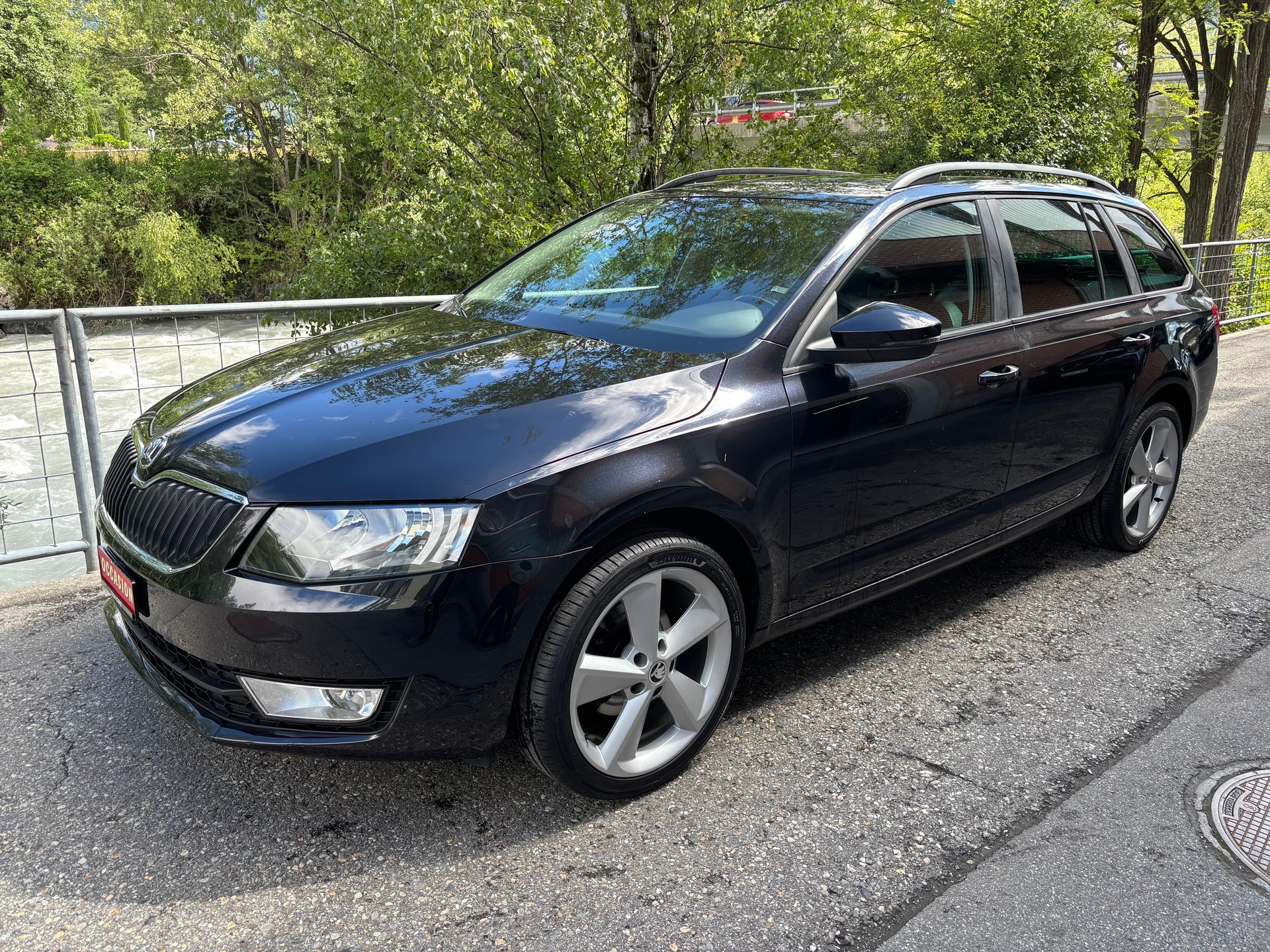 SKODA Octavia Combi 2.0 TDI Ambition 4x4-image-1
