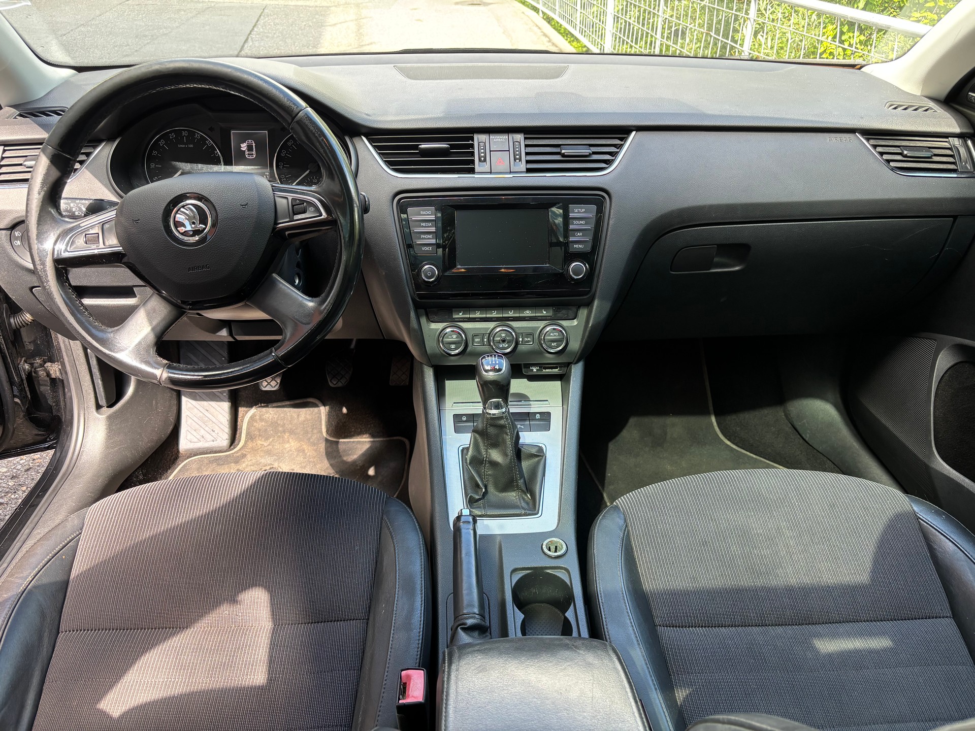 SKODA Octavia Combi 2.0 TDI Ambition 4x4-image-5