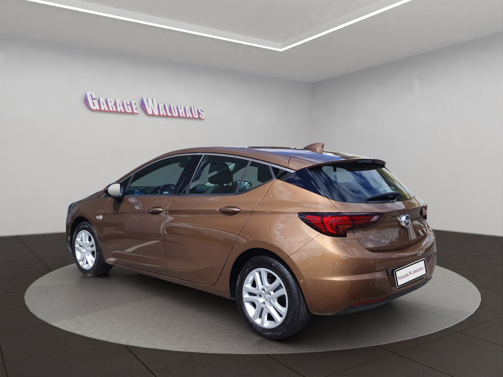OPEL Astra 1.4i Turbo Excellence Automatic-image-2