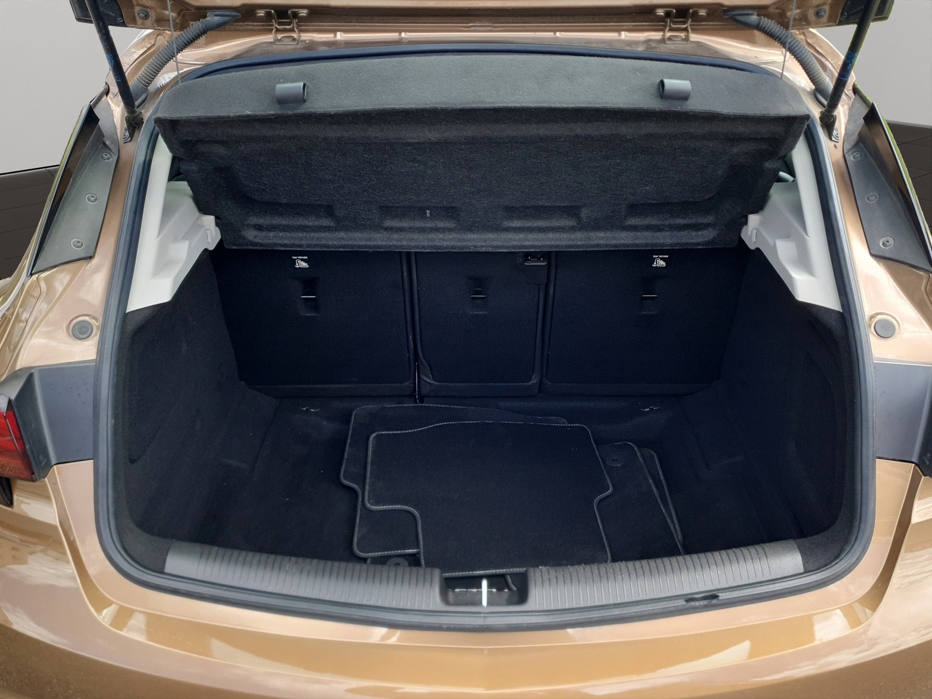 OPEL Astra 1.4i Turbo Excellence Automatic-image-15