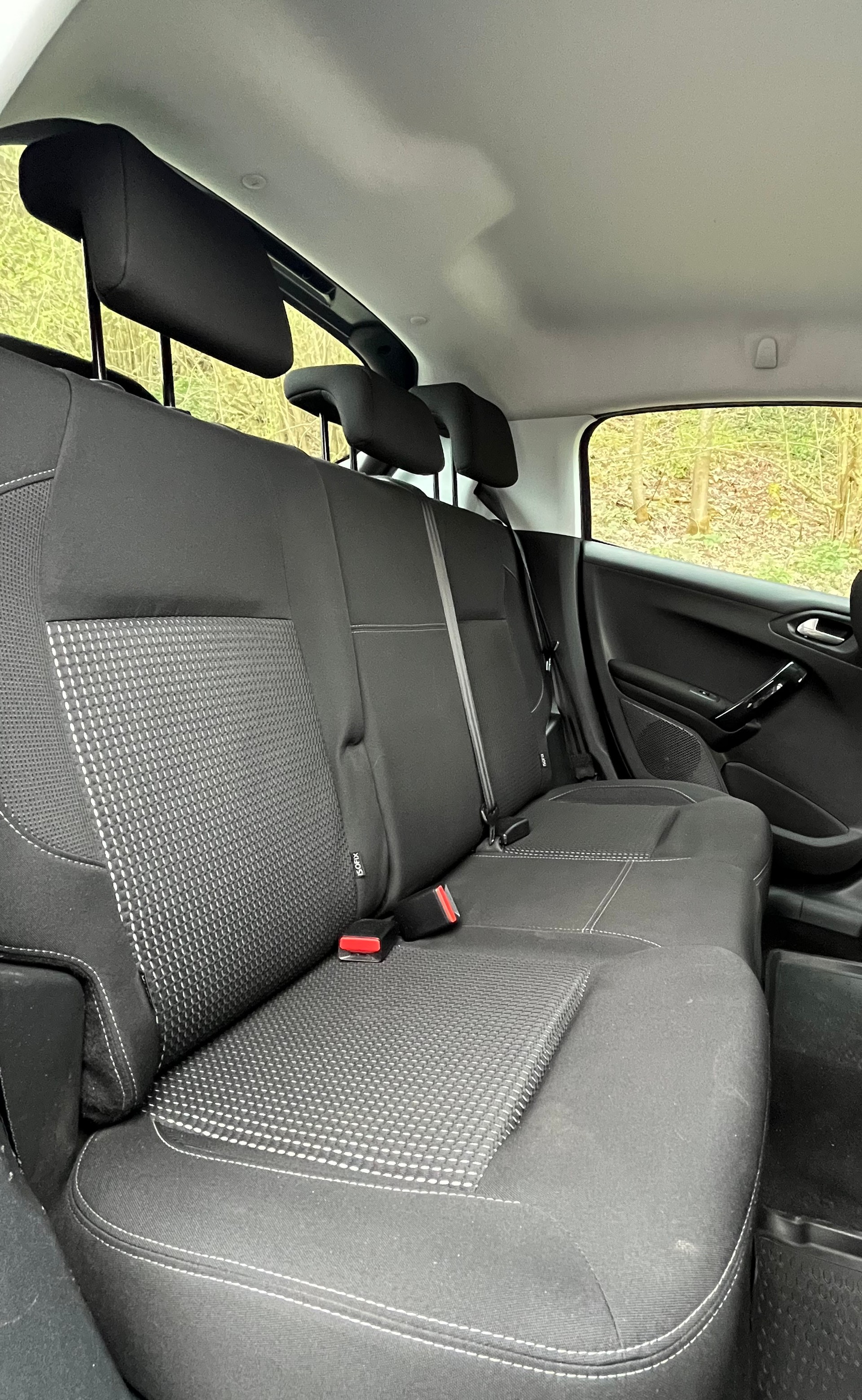 PEUGEOT 208 1.2 PureTech Allure-image-8