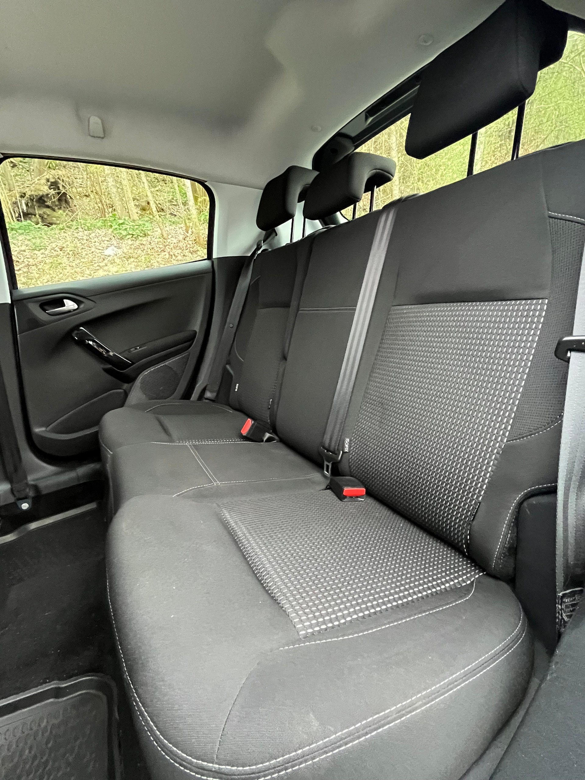 PEUGEOT 208 1.2 PureTech Allure-image-7