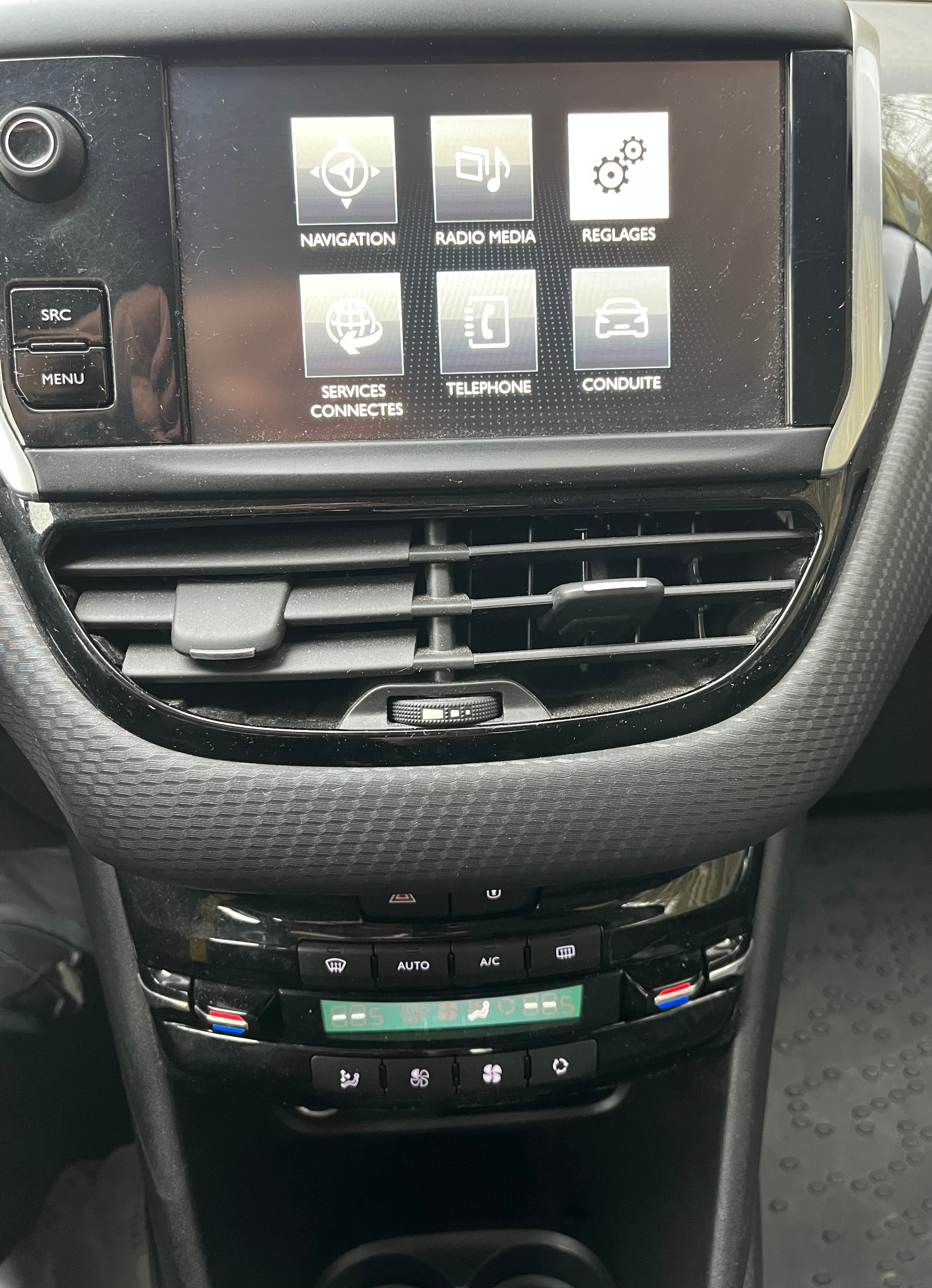 PEUGEOT 208 1.2 PureTech Allure-image-9