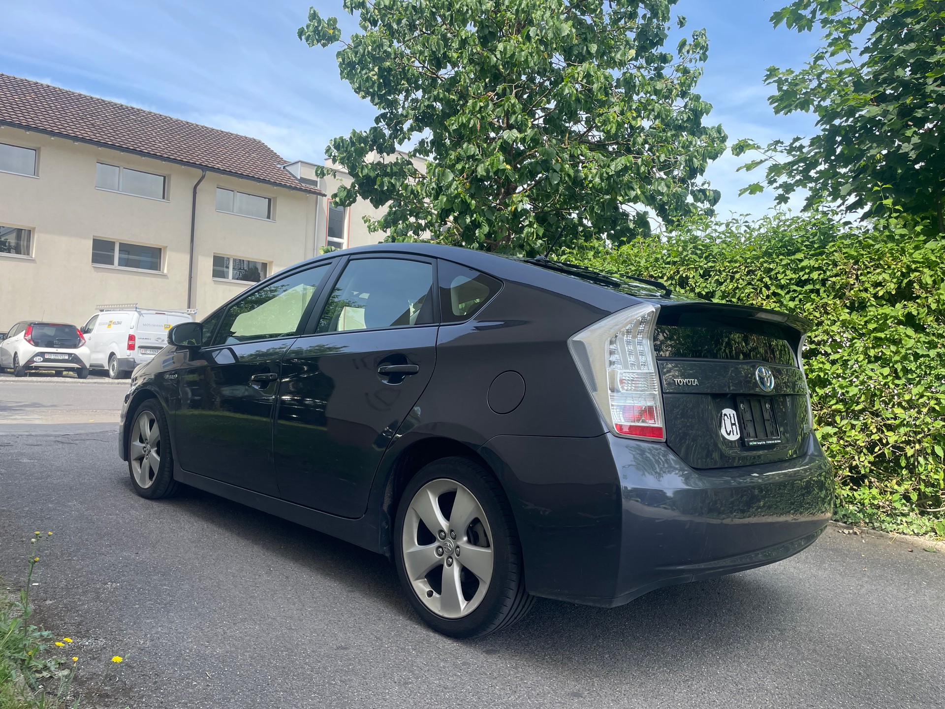 TOYOTA Prius 1.8 16V HSD Sol-image-5