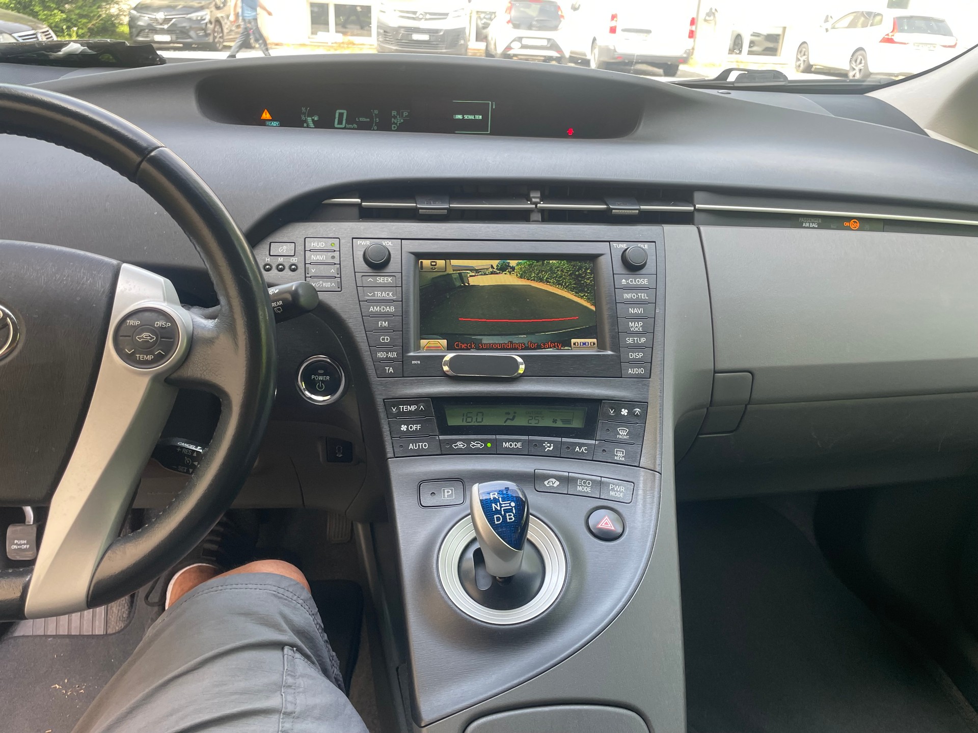 TOYOTA Prius 1.8 16V HSD Sol-image-7