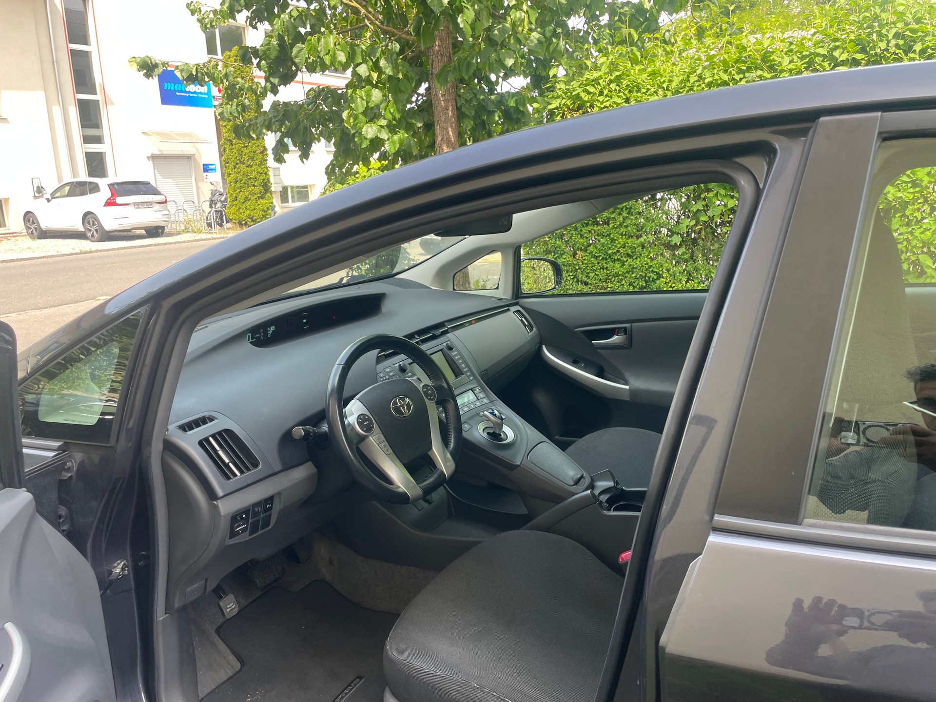 TOYOTA Prius 1.8 16V HSD Sol-image-8