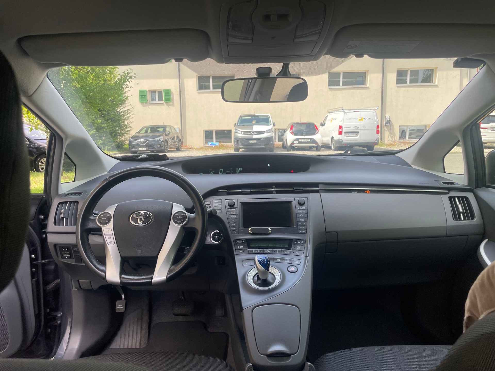 TOYOTA Prius 1.8 16V HSD Sol-image-6