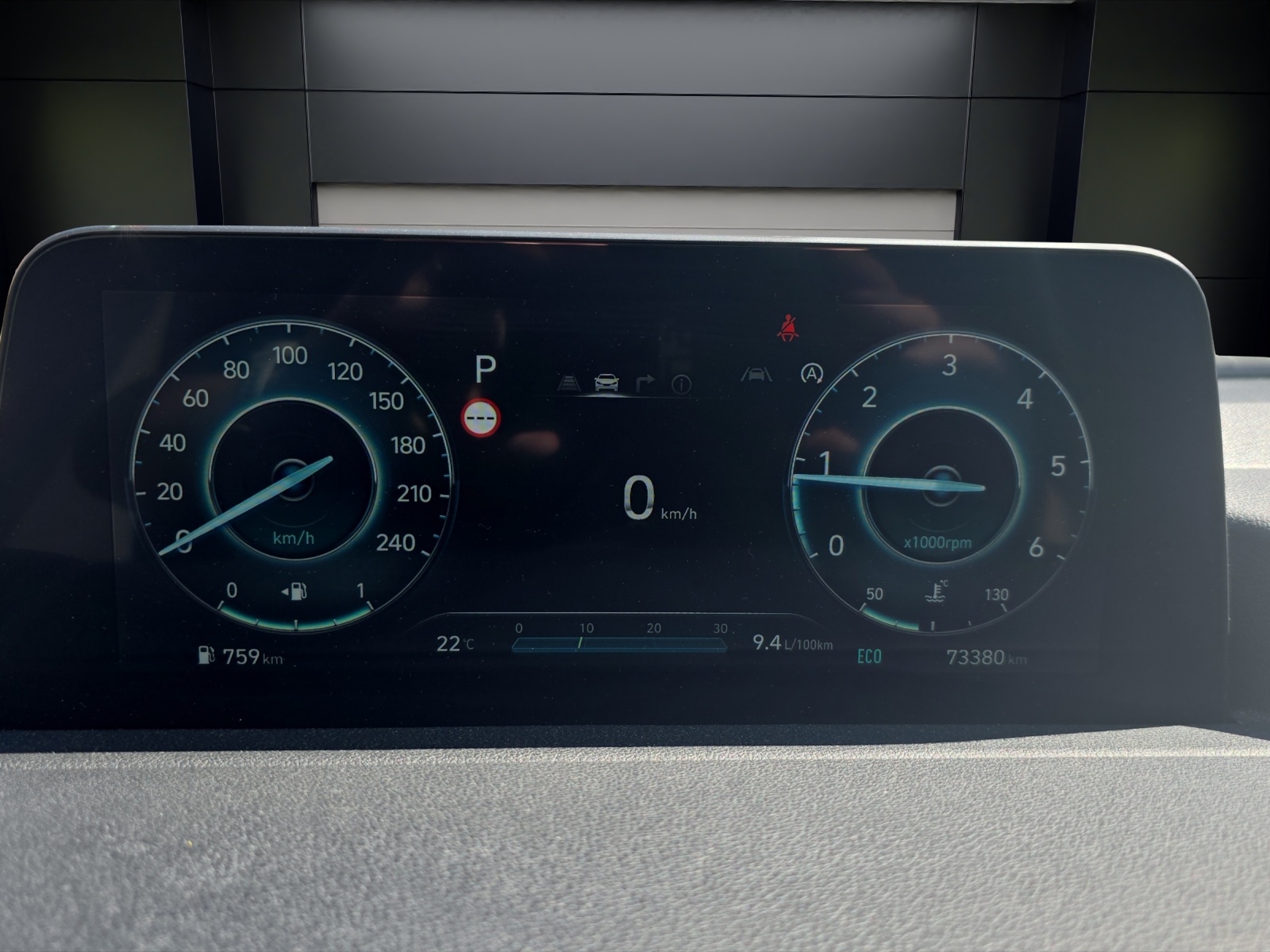 HYUNDAI Staria Premium 2.2 CRDi Amplia 4WD A-image-7