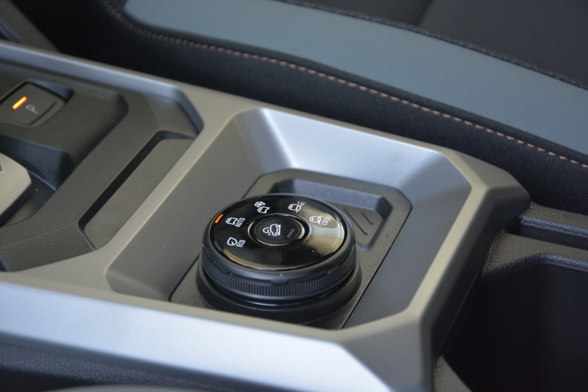 DACIA DUSTER extreme hybrid 150 4x4-image-13