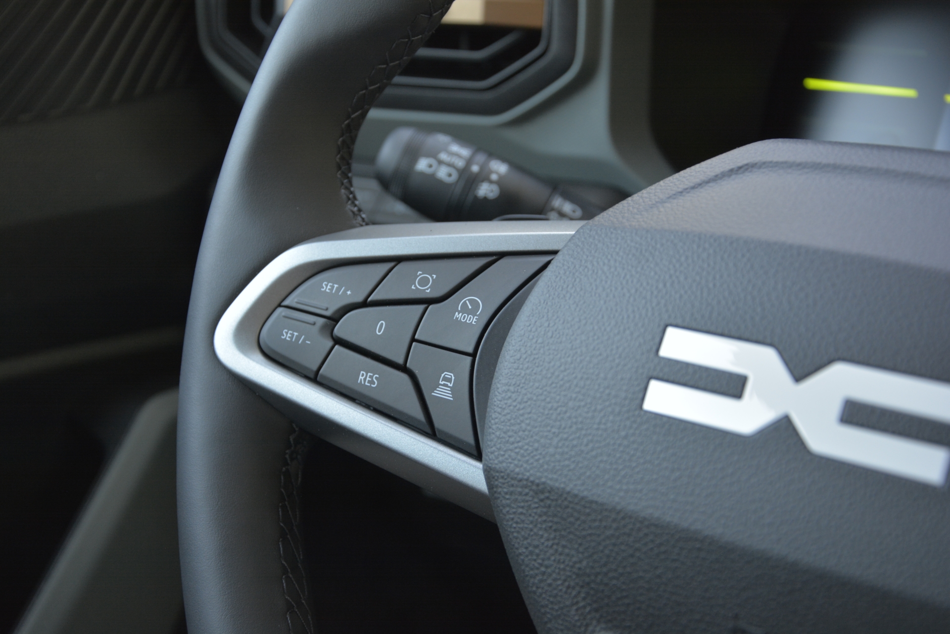 DACIA DUSTER extreme hybrid 150 4x4-image-12