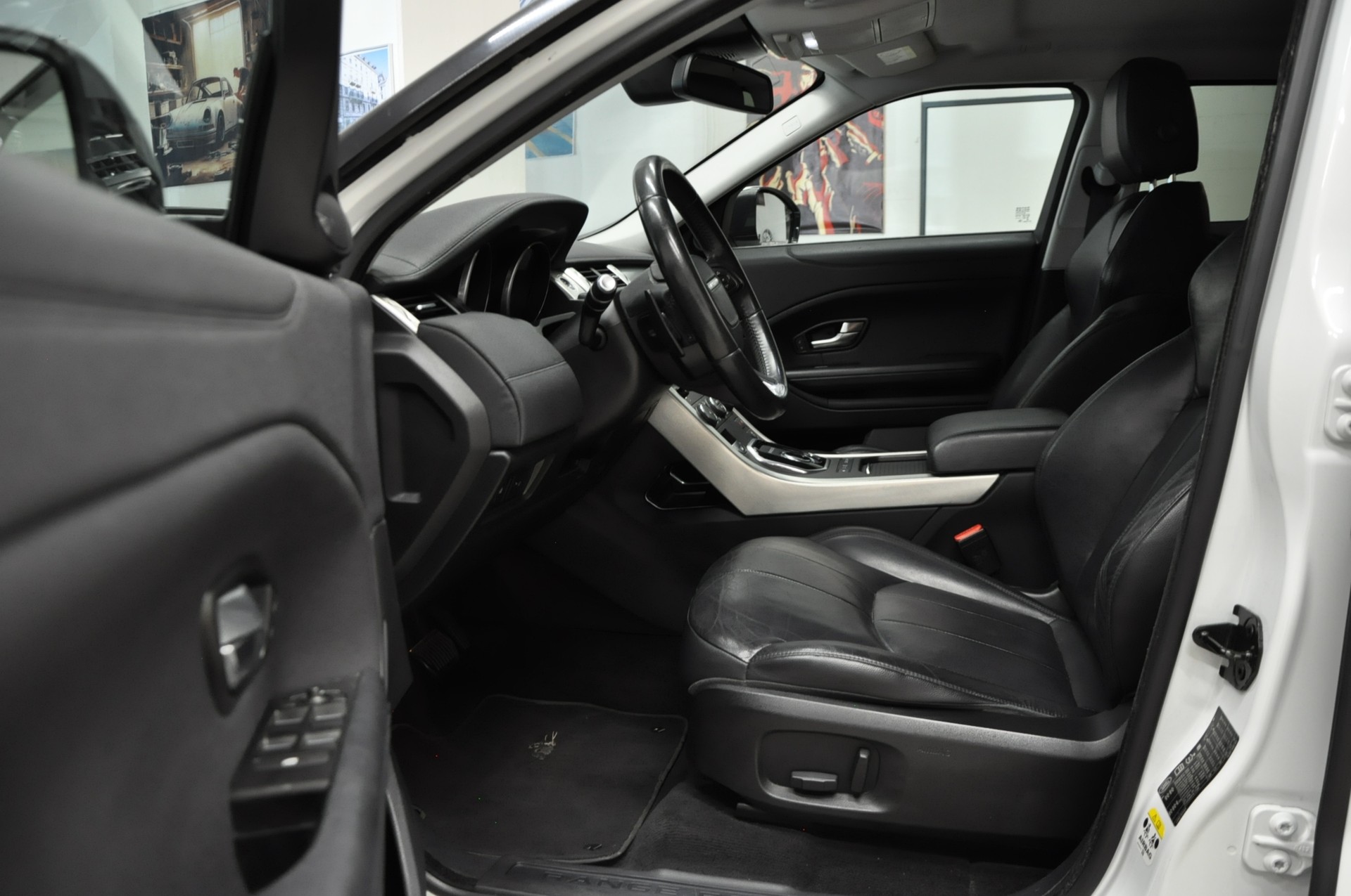 LAND ROVER Range Rover Evoque 2.0 TD4 Pure AT9-image-8