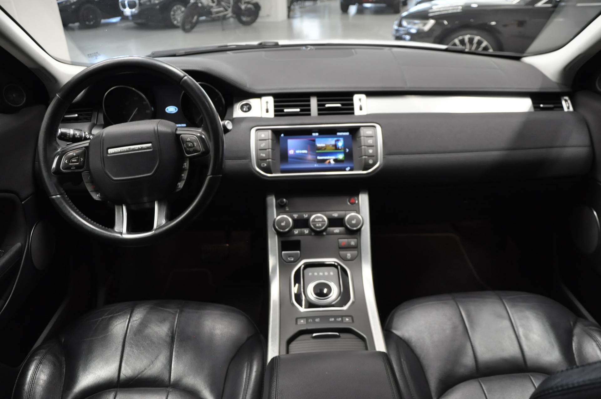 LAND ROVER Range Rover Evoque 2.0 TD4 Pure AT9-image-15