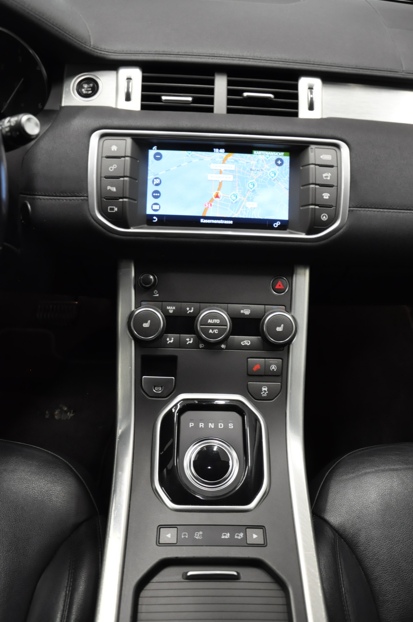 LAND ROVER Range Rover Evoque 2.0 TD4 Pure AT9-image-17