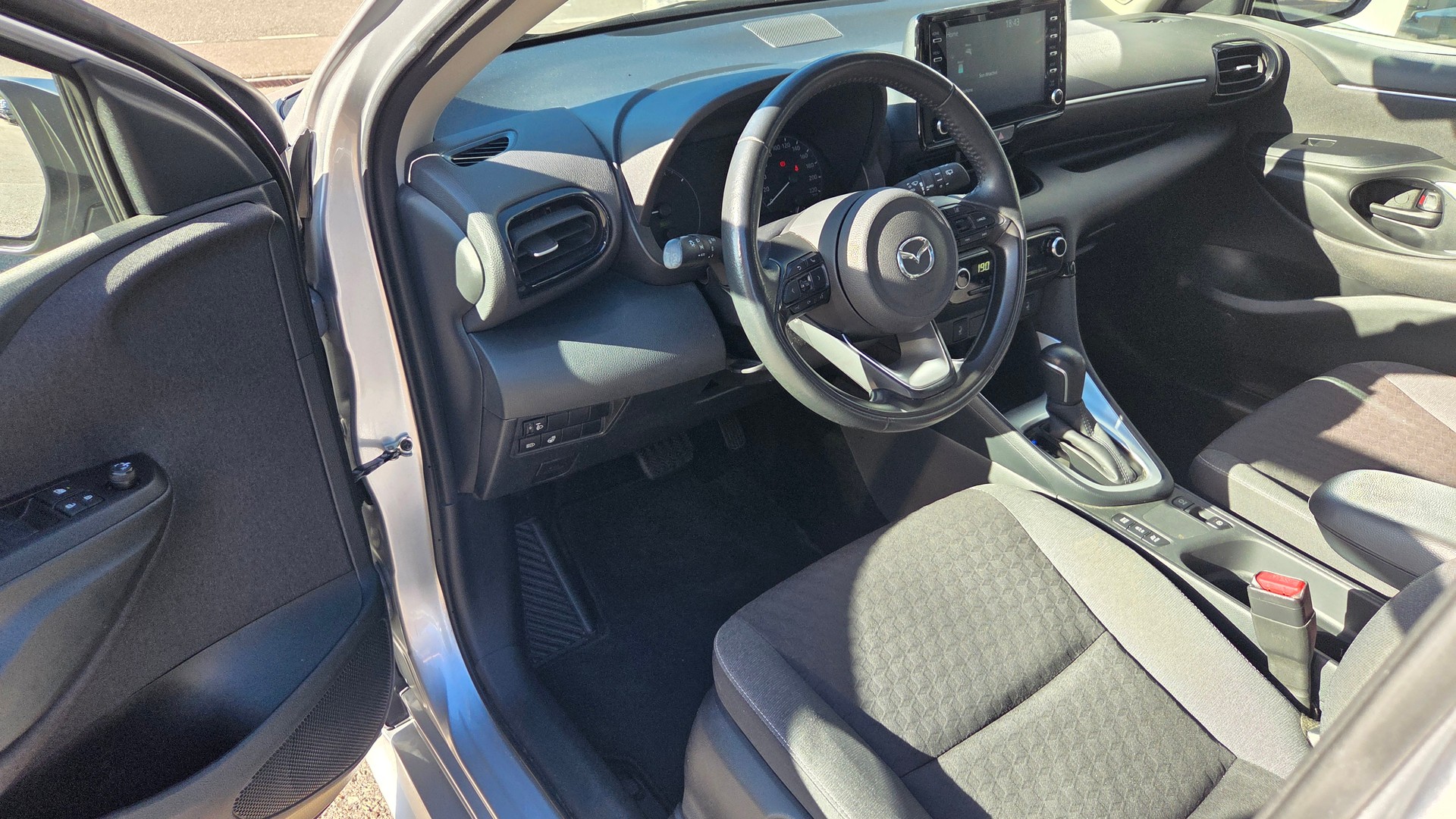 MAZDA 2 Hybrid Agile-image-10