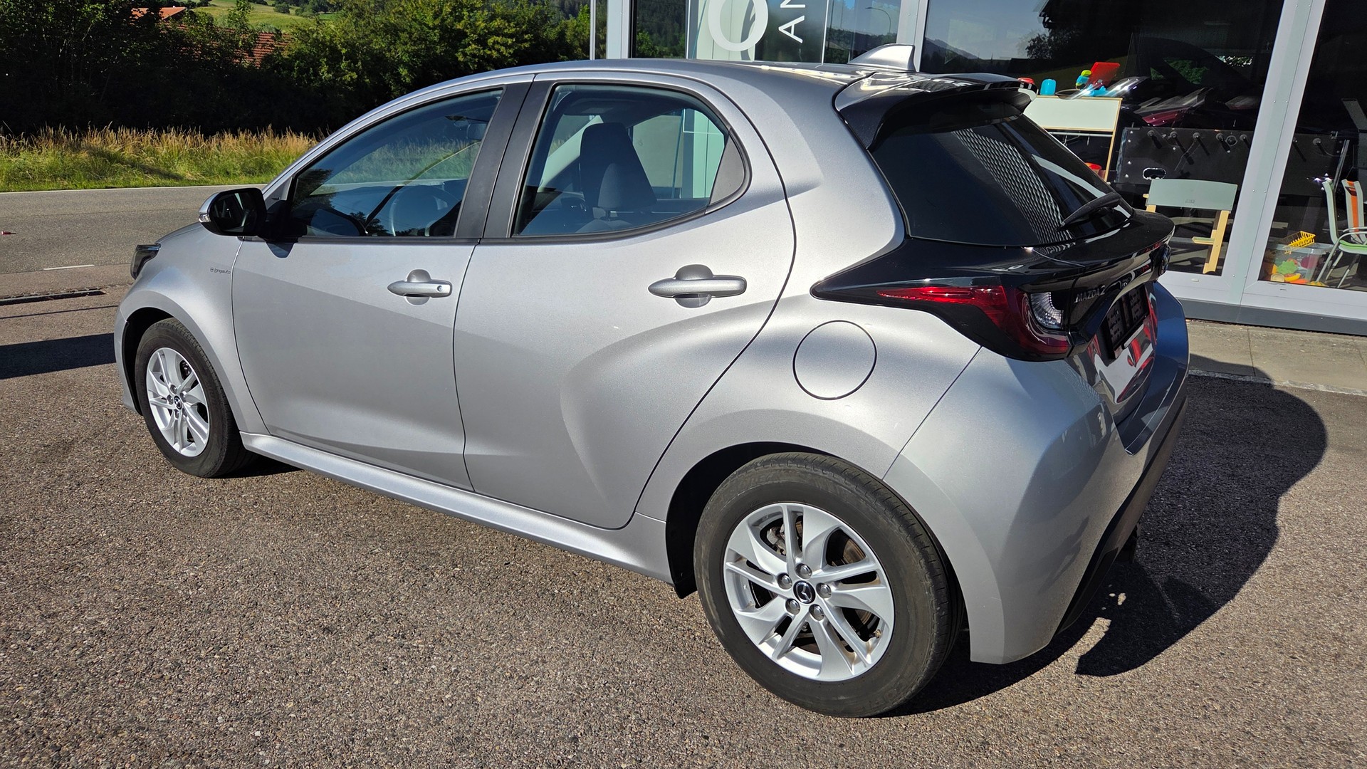 MAZDA 2 Hybrid Agile-image-6