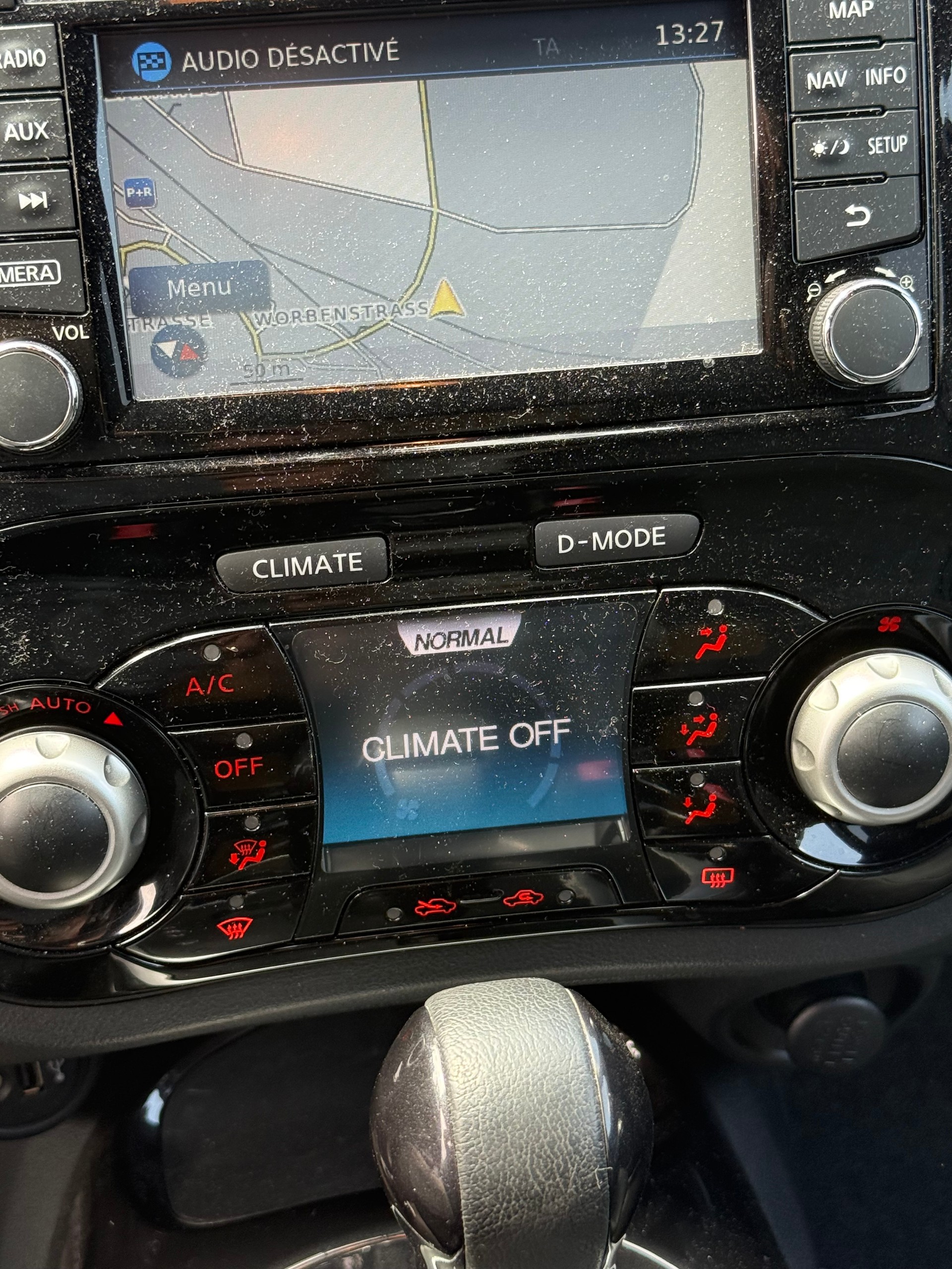 NISSAN Juke 1.6 DIG-T N-Connecta 4x4 Xtronic M-CVT-image-9
