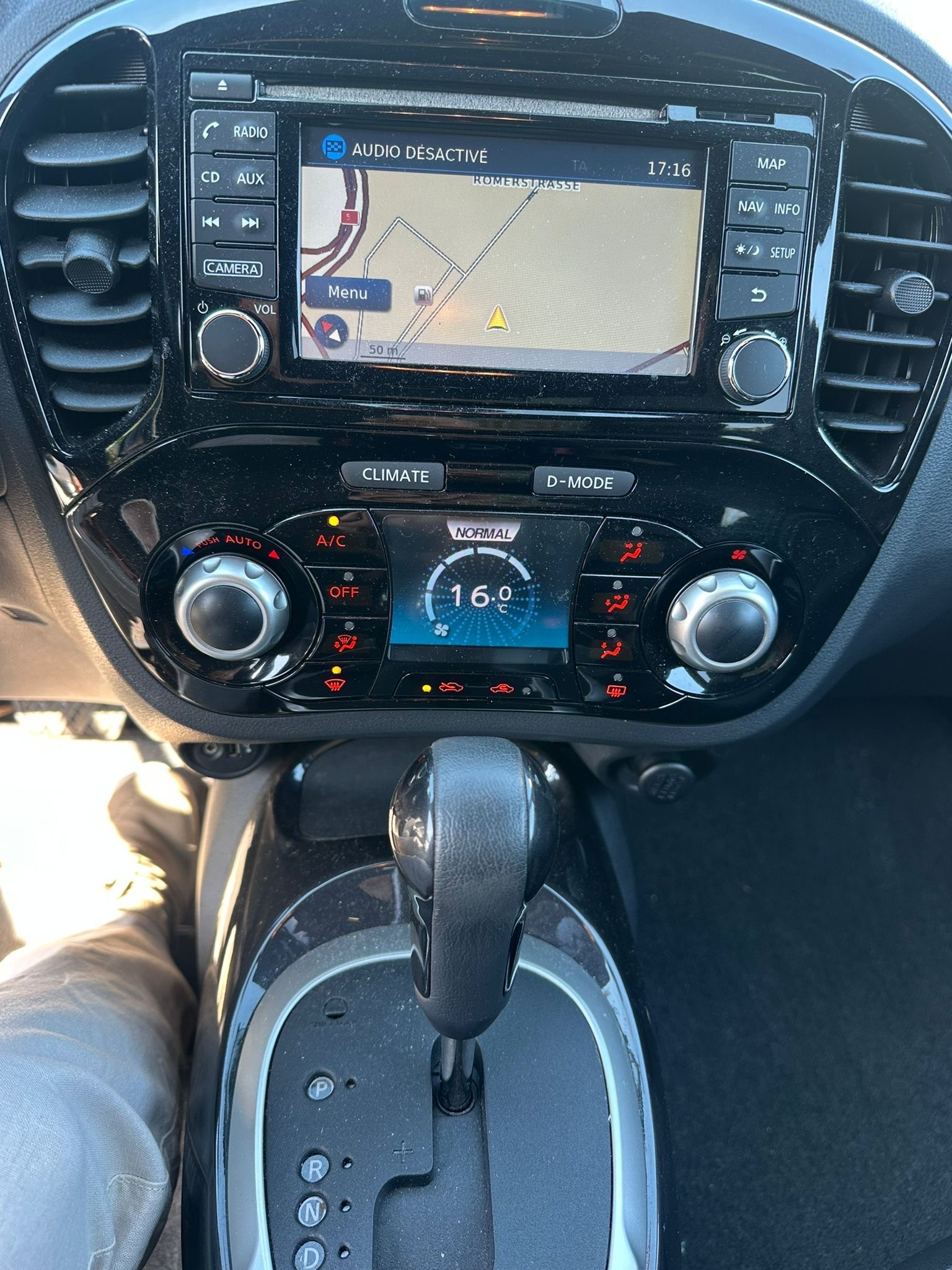 NISSAN Juke 1.6 DIG-T N-Connecta 4x4 Xtronic M-CVT-image-9