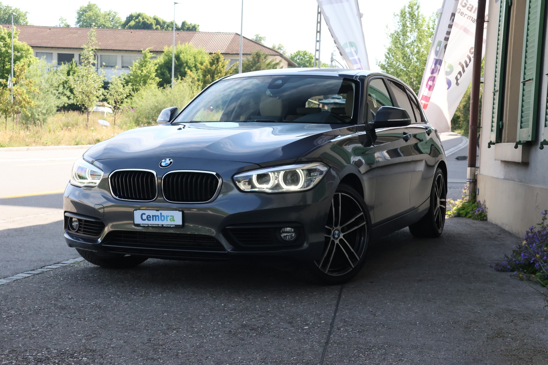 BMW 120d xDrive Sport Line Steptronic-image-0