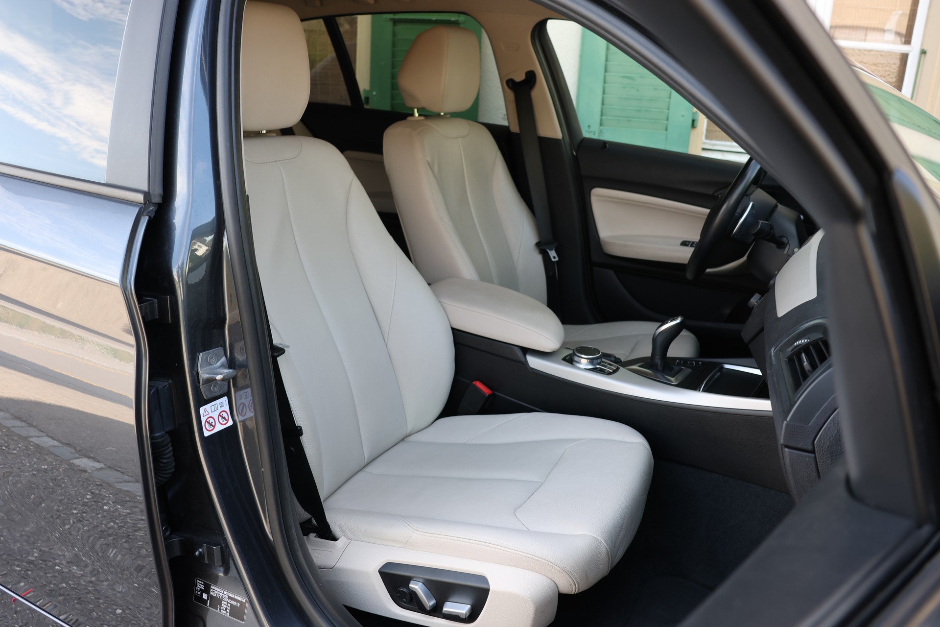 BMW 120d xDrive Sport Line Steptronic-image-9