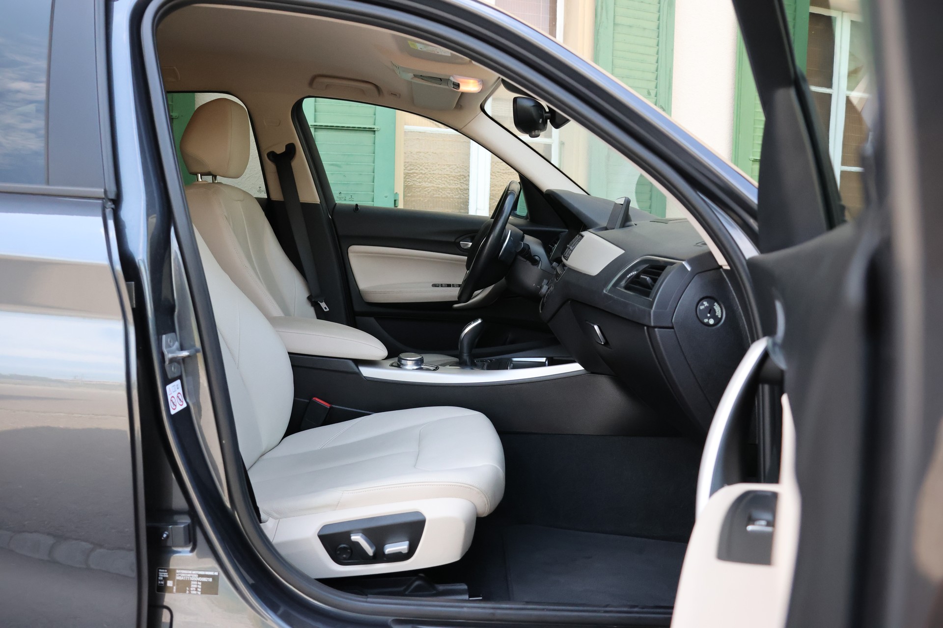 BMW 120d xDrive Sport Line Steptronic-image-10