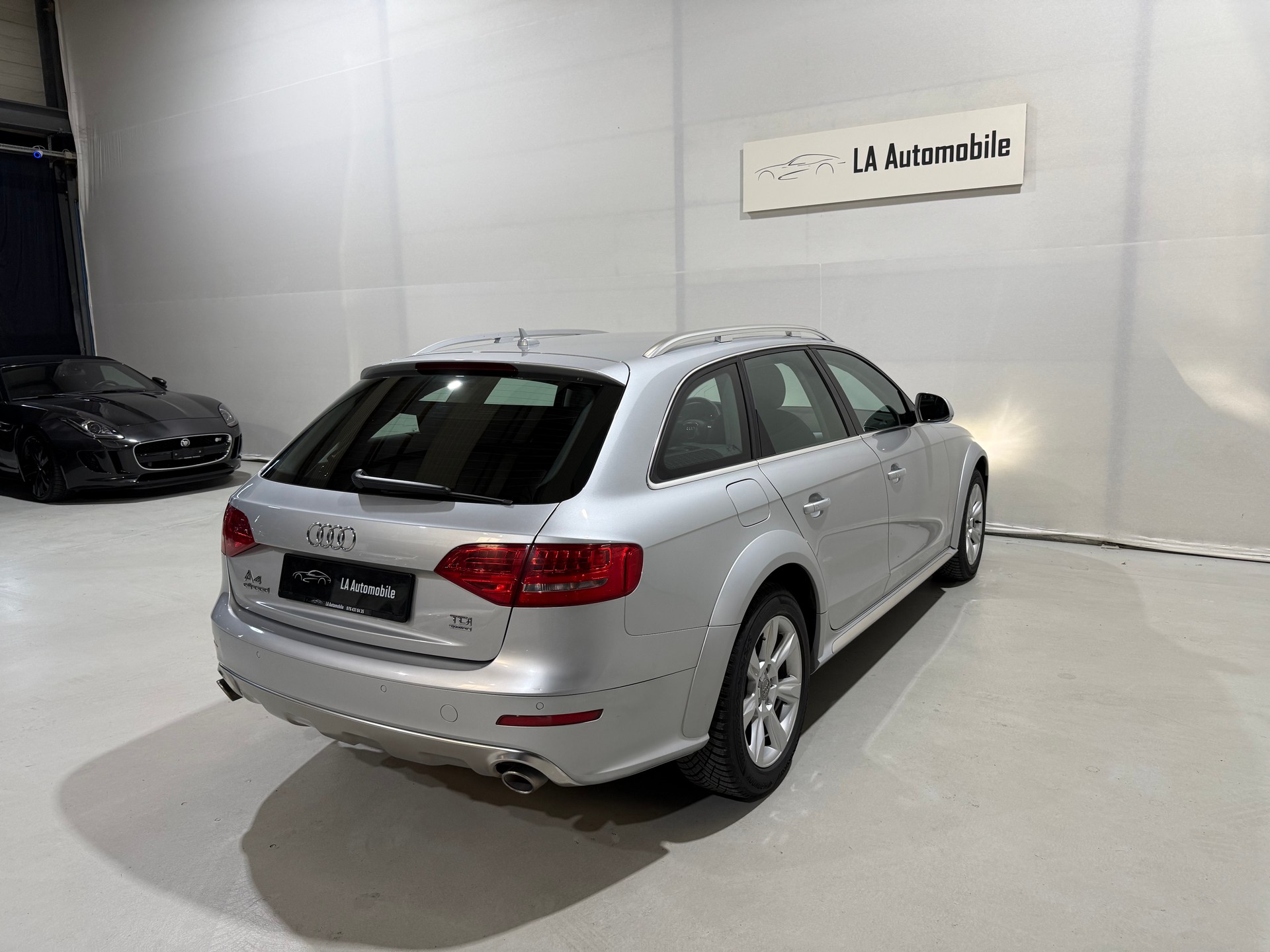 AUDI A4 allroad 3.0 TDI quattro S-tronic-image-8