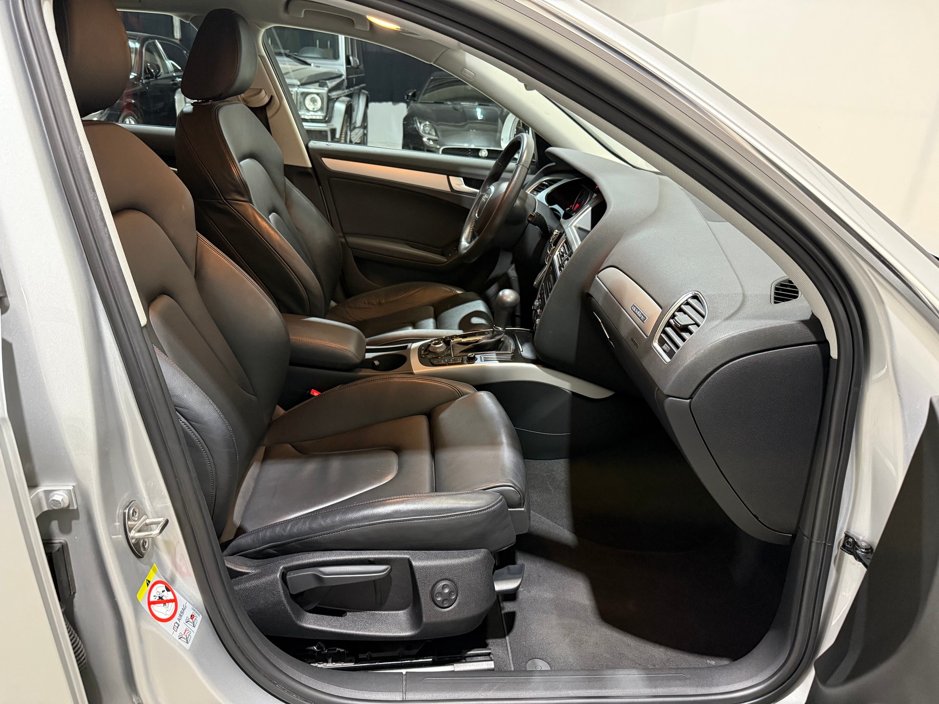 AUDI A4 allroad 3.0 TDI quattro S-tronic-image-13