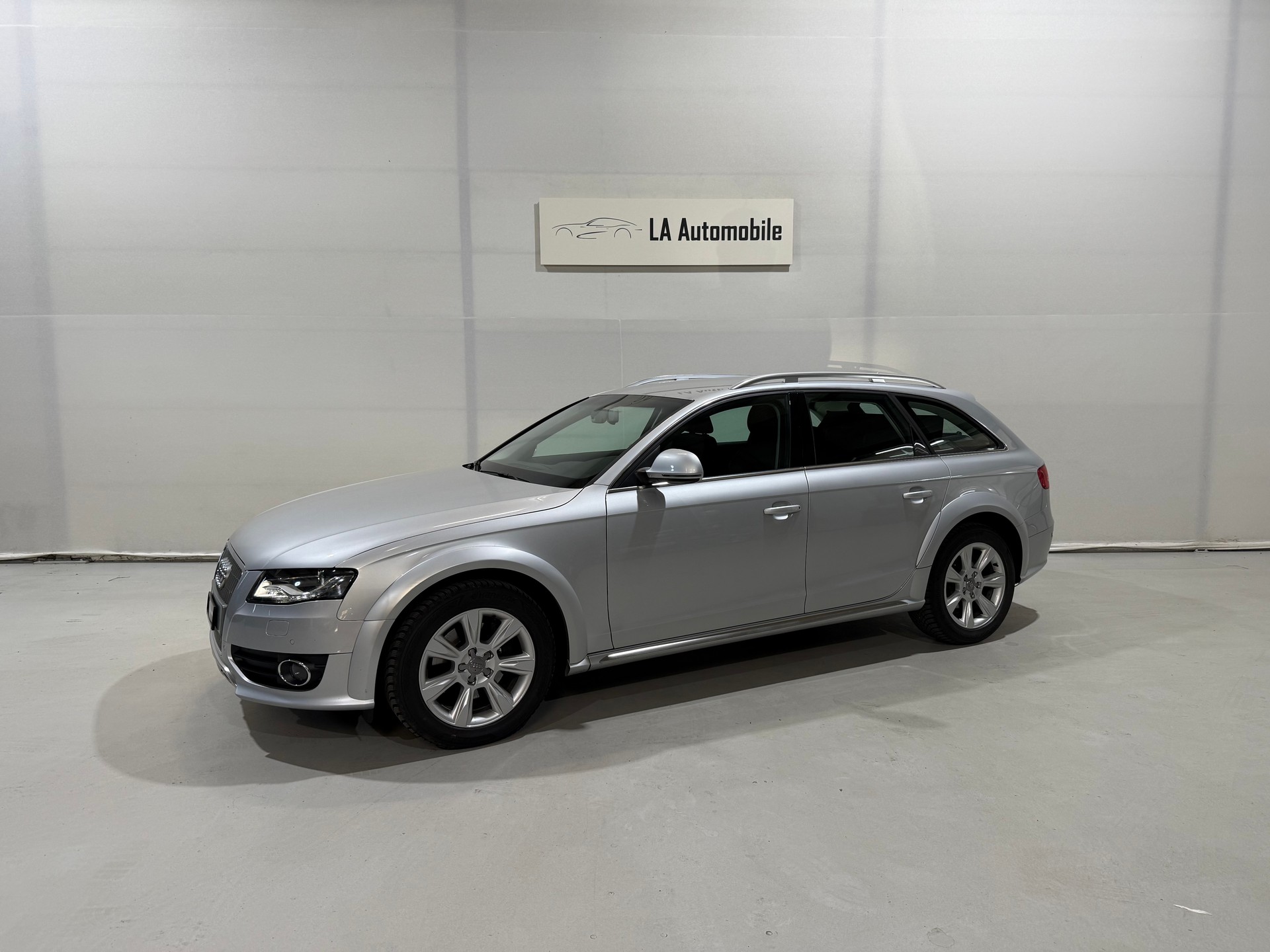 AUDI A4 allroad 3.0 TDI quattro S-tronic-image-1