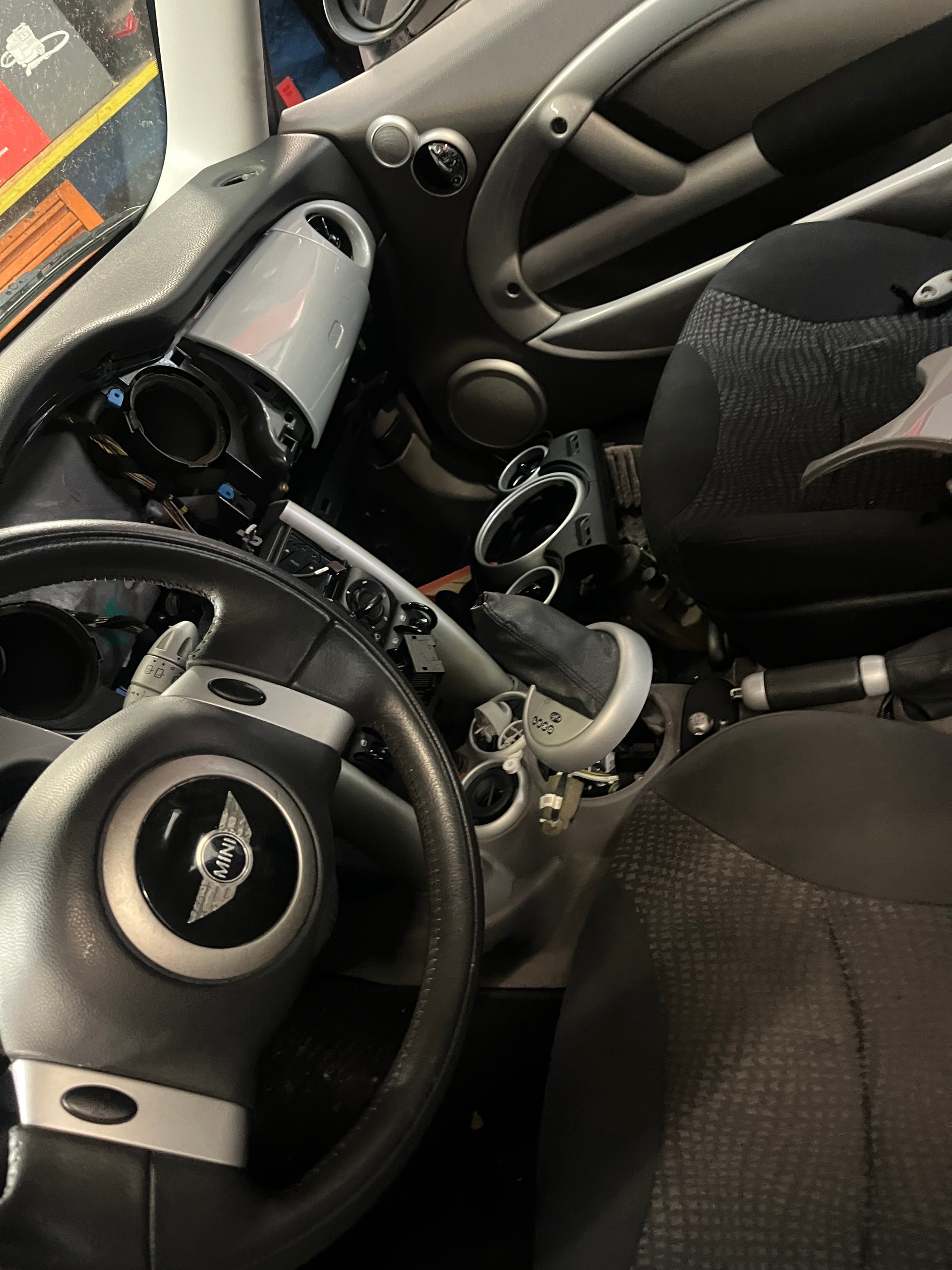 MINI Cooper-image-2