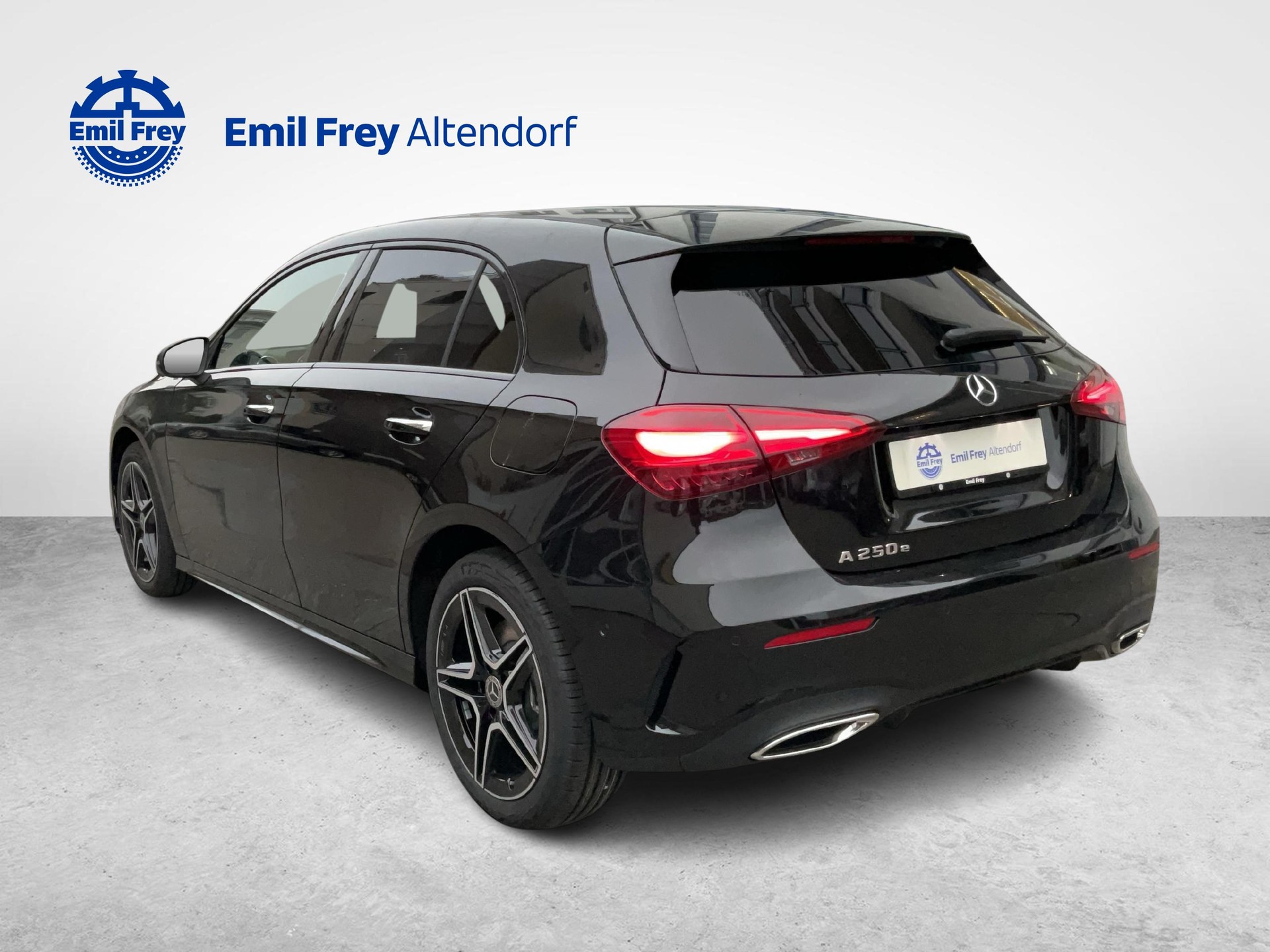 MERCEDES-BENZ A 250 e EQ Star AMG Line-image-2