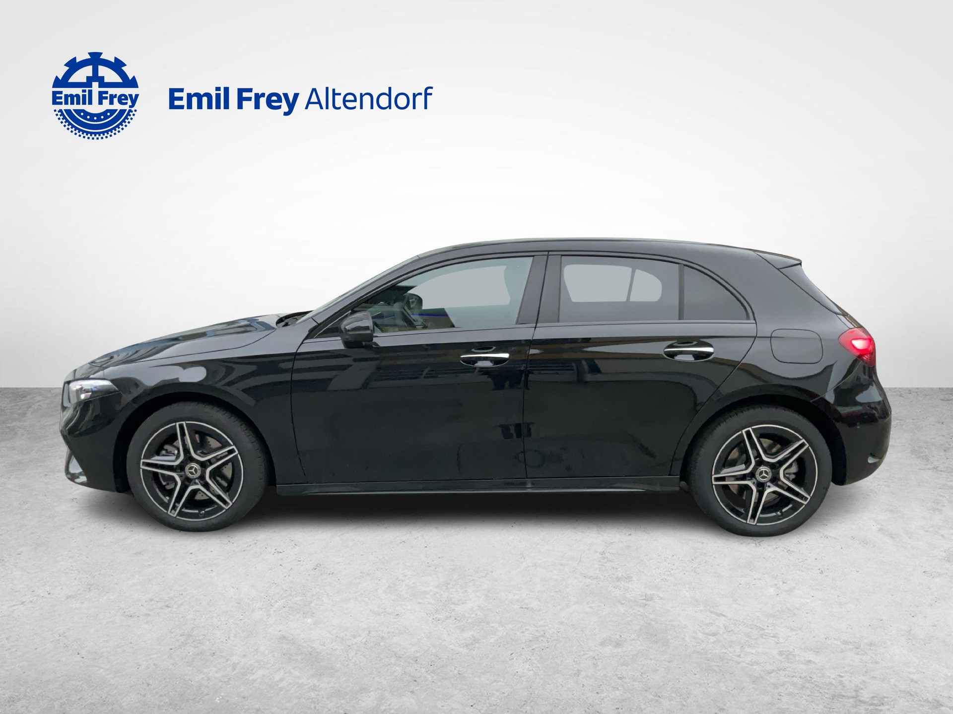 MERCEDES-BENZ A 250 e EQ Star AMG Line-image-1