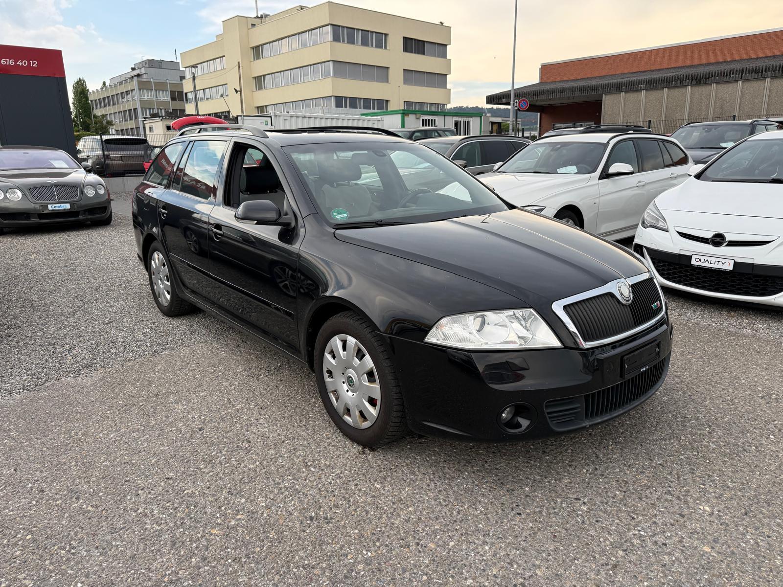 SKODA Octavia Combi 2.0 TFSI 200 RS-image-0