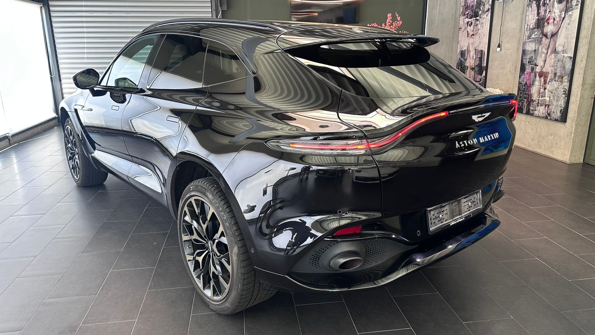 ASTON MARTIN DBX 4.0 V8 Bi-Turbo-image-13