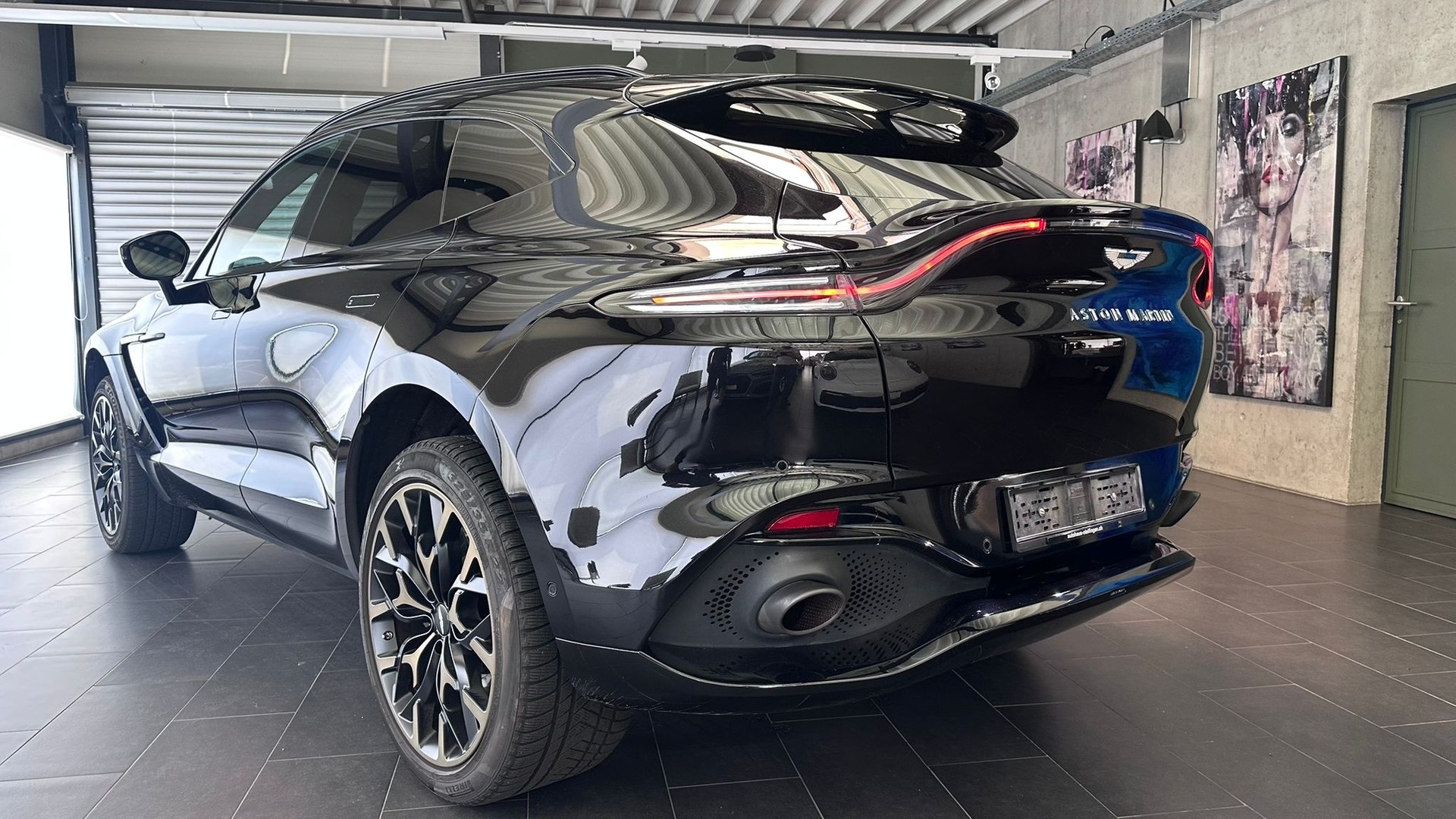 ASTON MARTIN DBX 4.0 V8 Bi-Turbo-image-17