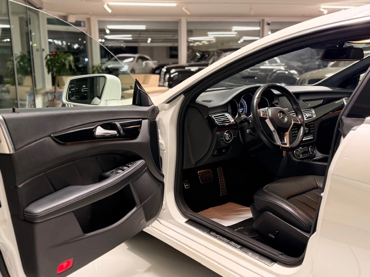 MERCEDES-BENZ CLS Shooting Brake 350 CDI 4Matic 7G-Tronic-image-7