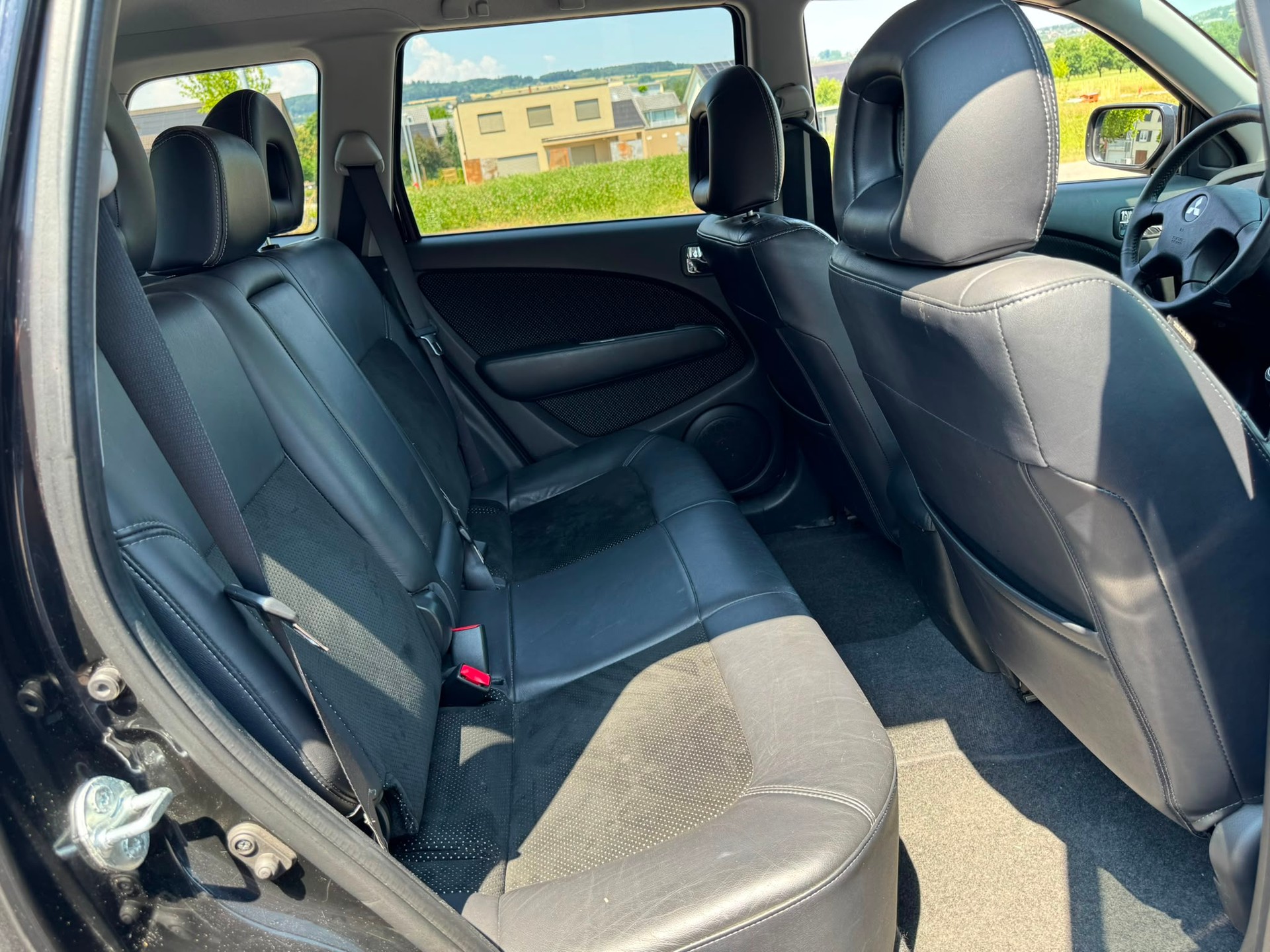 MITSUBISHI Outlander 2.0 16V Turbo-image-15