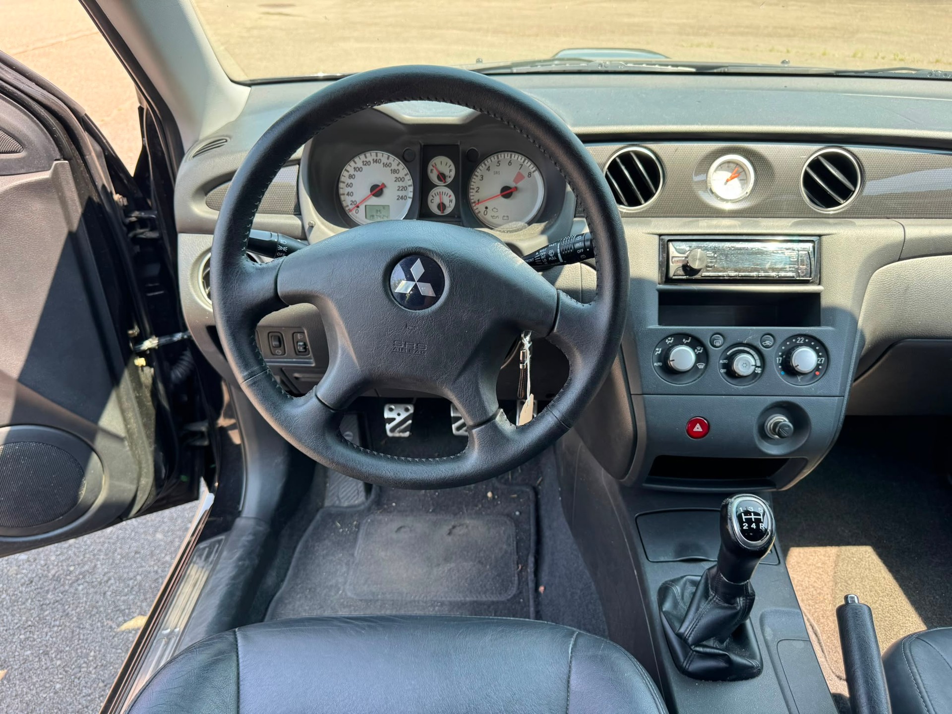 MITSUBISHI Outlander 2.0 16V Turbo-image-10