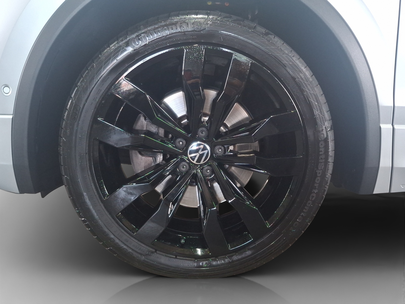 VW Tiguan 2.0TSI R-Line 4Motion DSG-image-12