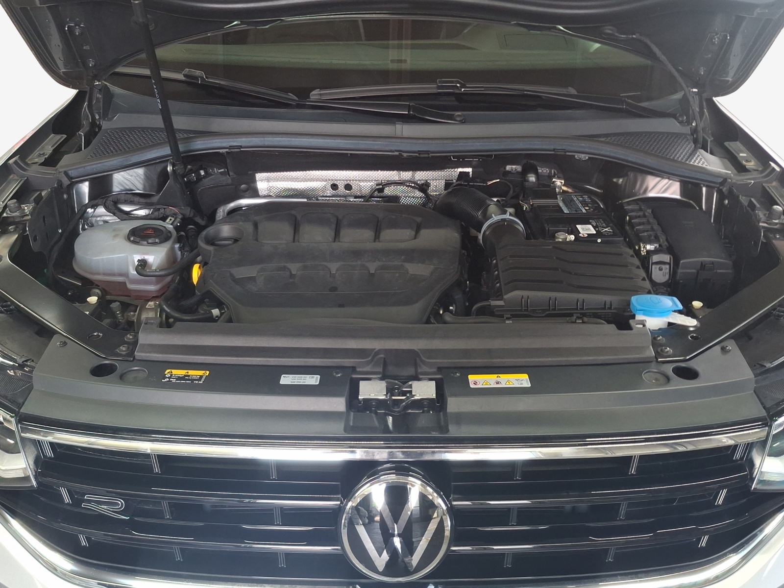 VW Tiguan 2.0TSI R-Line 4Motion DSG-image-13