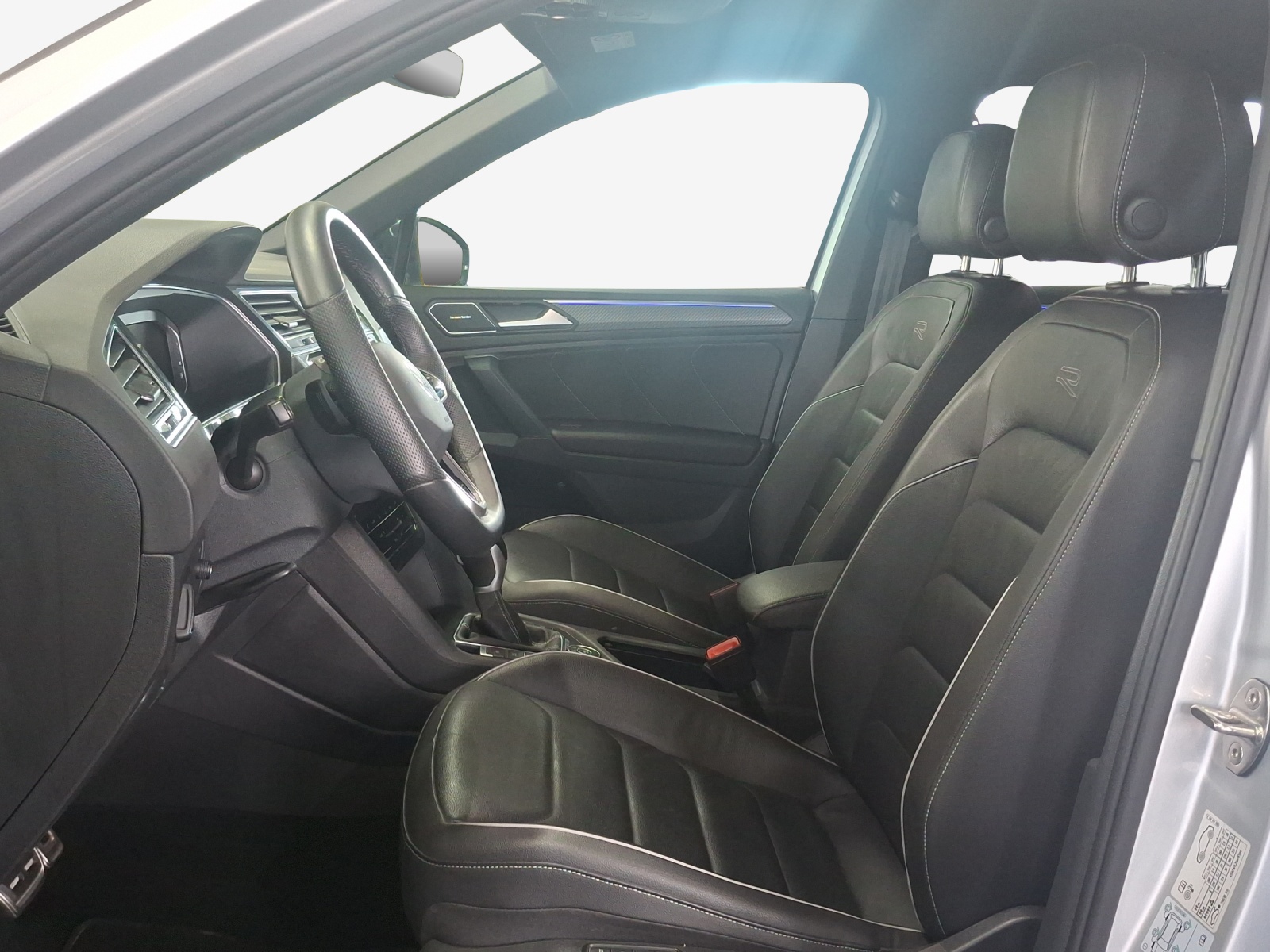 VW Tiguan 2.0TSI R-Line 4Motion DSG-image-5