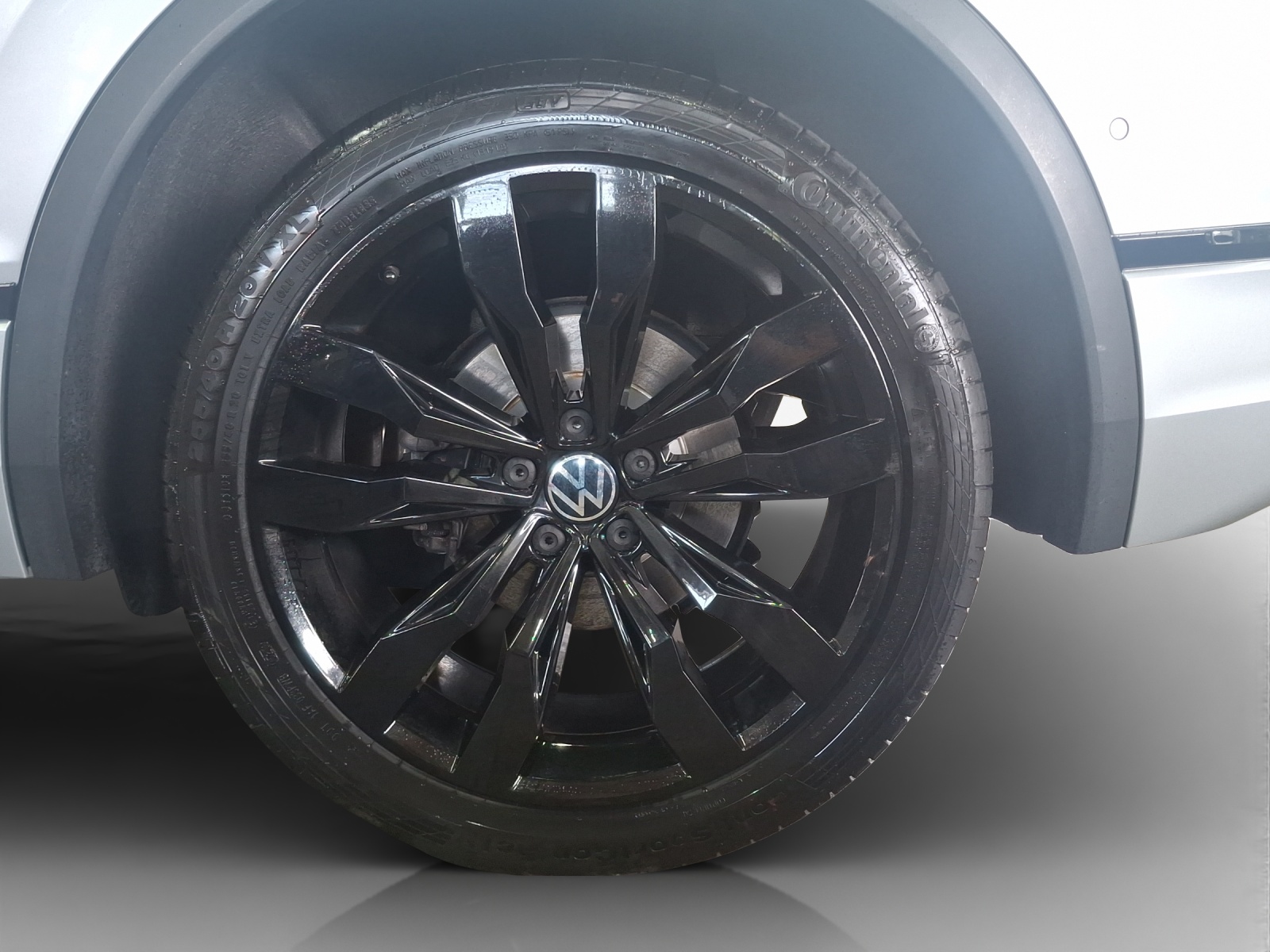 VW Tiguan 2.0TSI R-Line 4Motion DSG-image-11