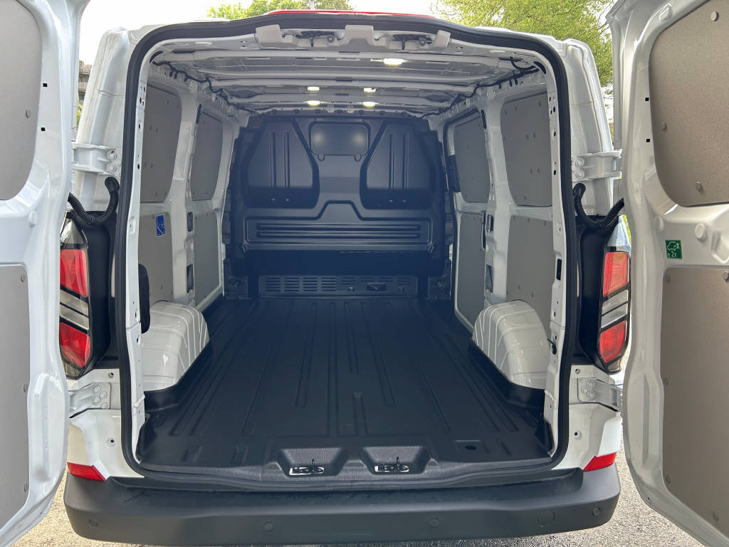 FORD Transit Custom Van 320 L1 2.5 Duratec 233 Trend PHEV-image-5