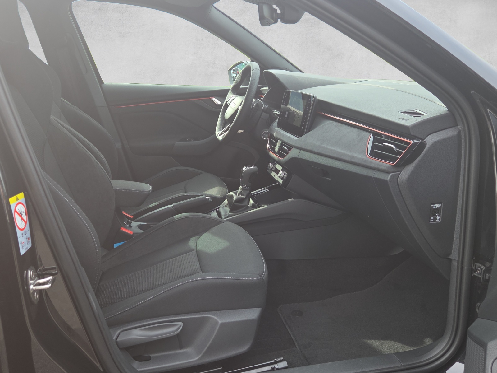 SKODA Kamiq 1.5 TSI Dynamic DSG-image-12