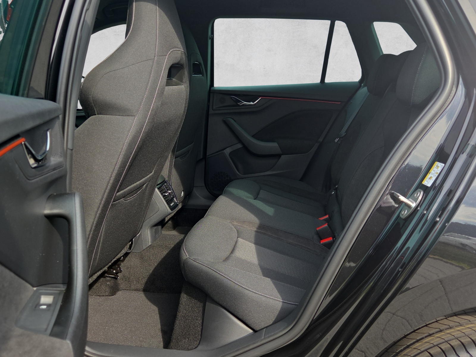 SKODA Kamiq 1.5 TSI Dynamic DSG-image-9