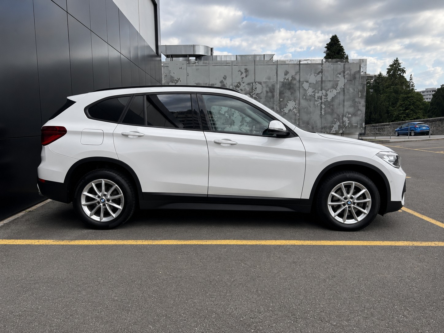 BMW X1 sDrive 18d-image-1