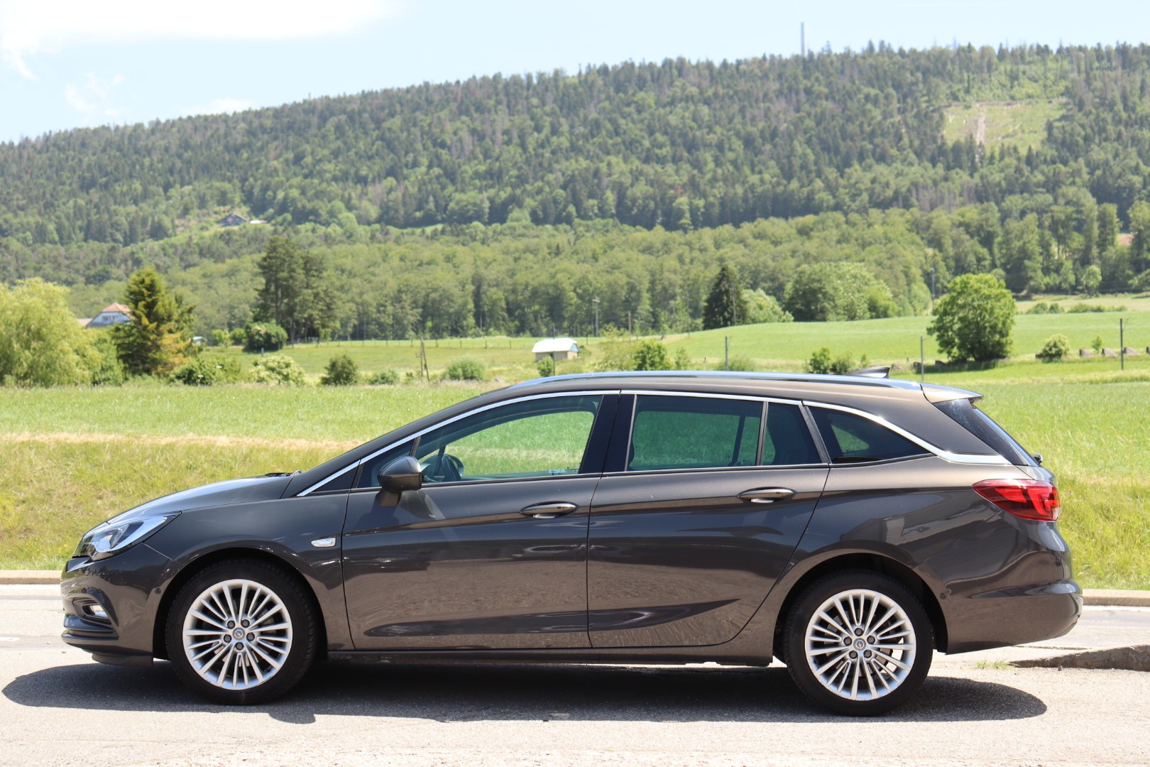 OPEL Astra Sports Tourer 1.6 CDTi ecoF Dynamic • Garantie • Véhicule CH • MFK-image-4