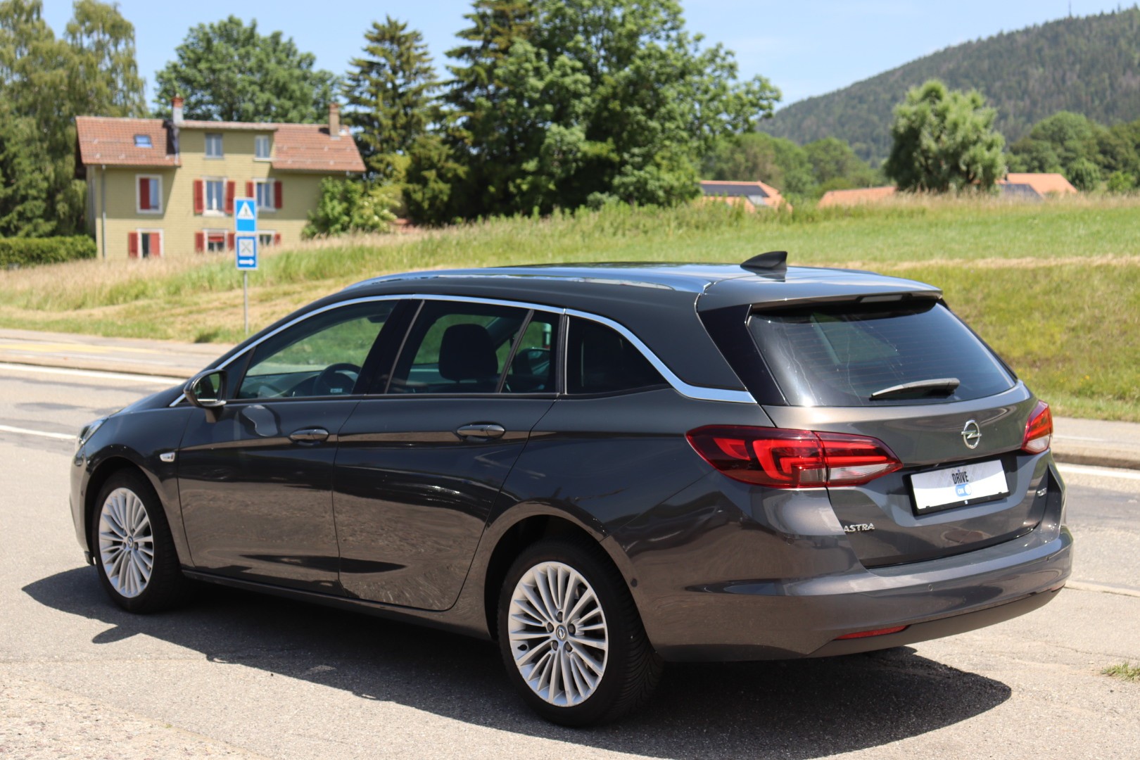 OPEL Astra Sports Tourer 1.6 CDTi ecoF Dynamic • Garantie • Véhicule CH • MFK-image-5